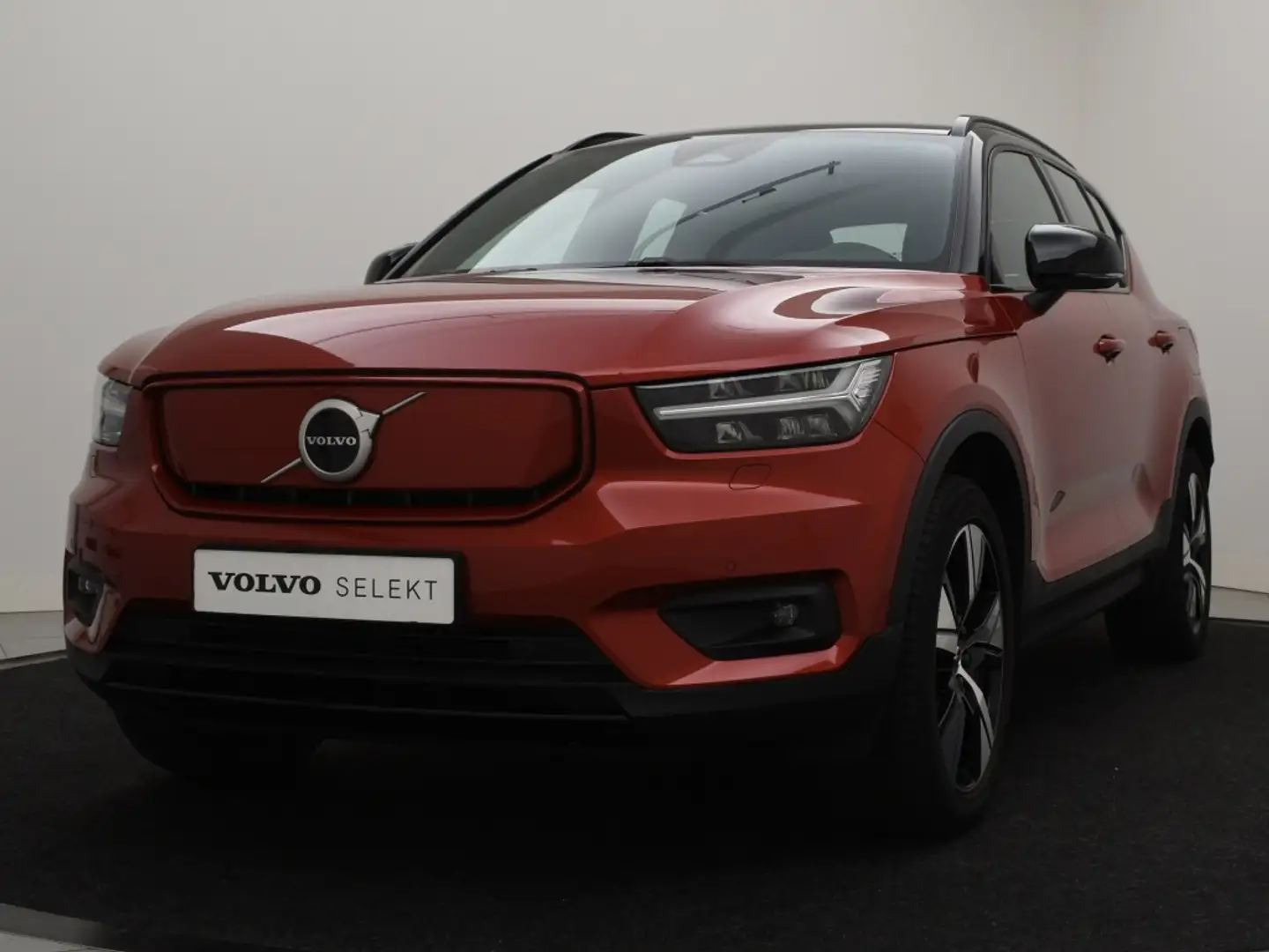 Volvo XC40 RECHARGE P8 INTRO EDITION HARMAN KARDON TREKHAAK F Rood - 2