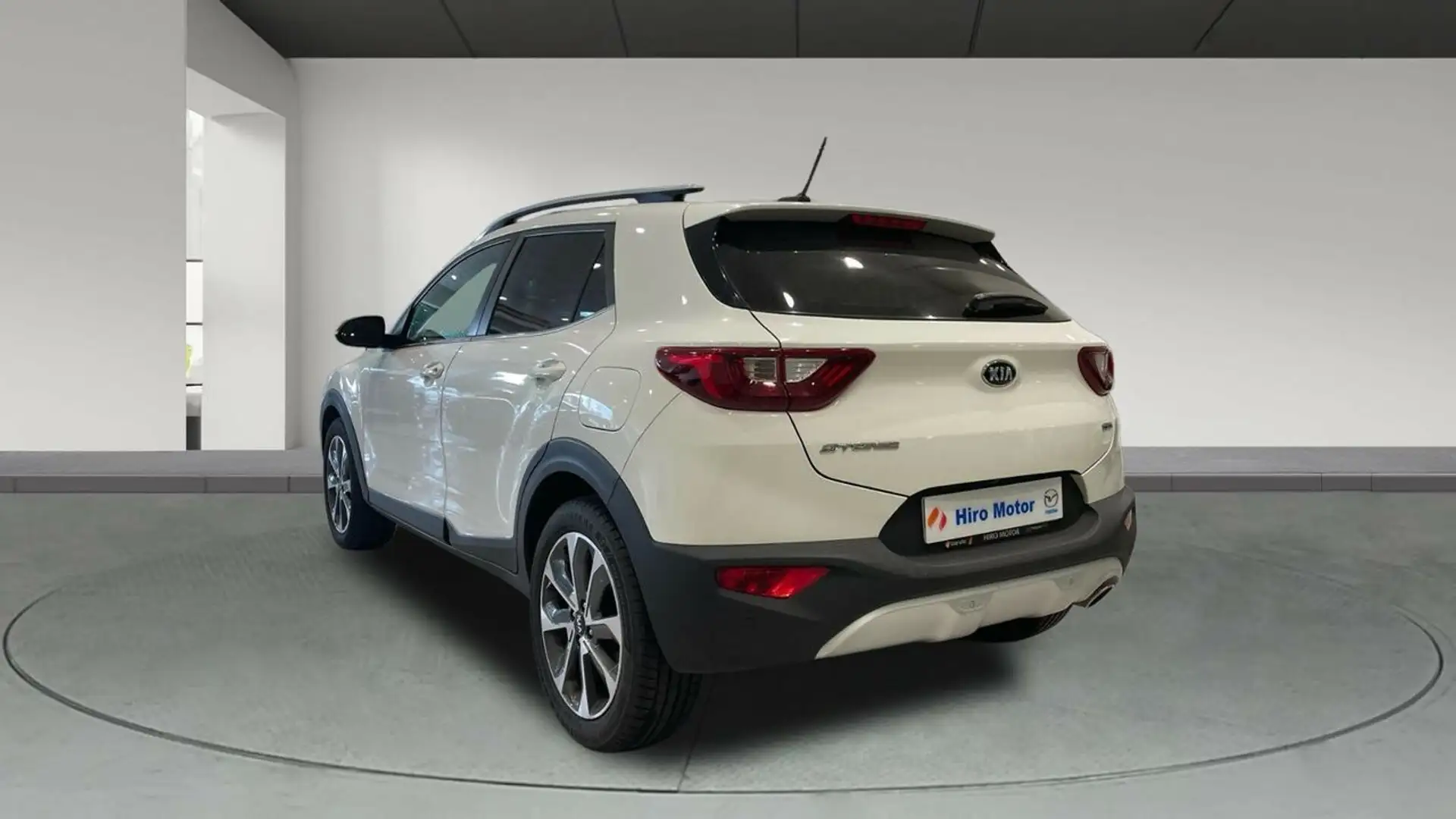 Kia Stonic 1.6 CRDI DRIVE 110 5P Blanc - 2