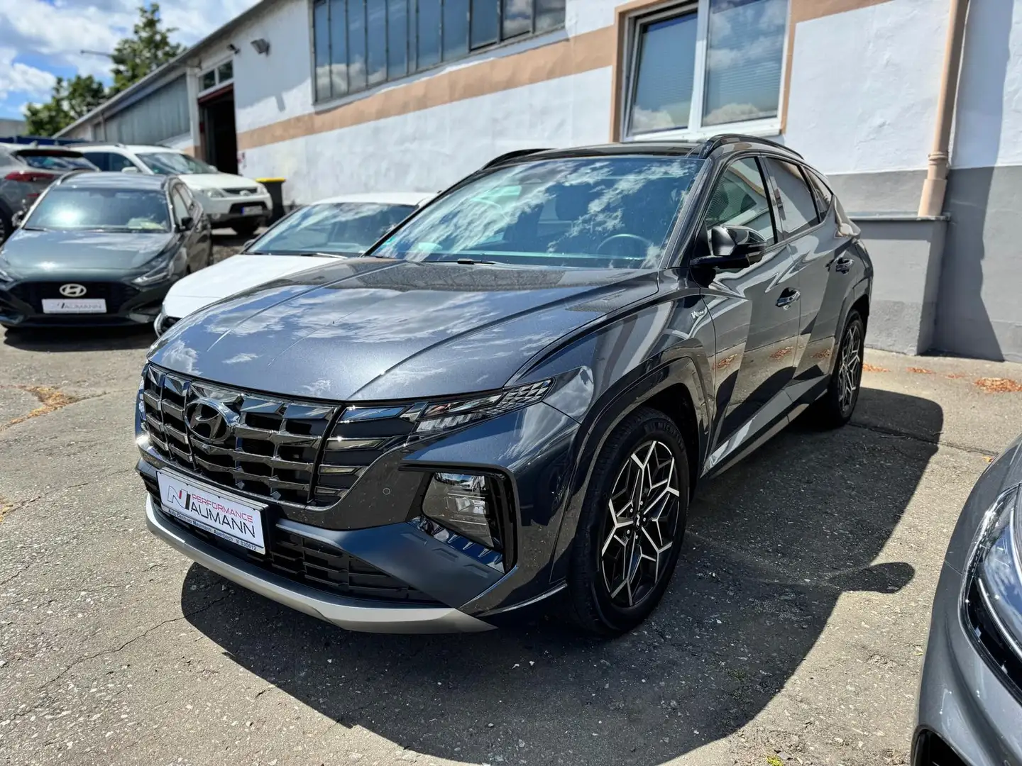 Hyundai TUCSON 1.6 TGDi N-Line MHEV Schwarz - 1