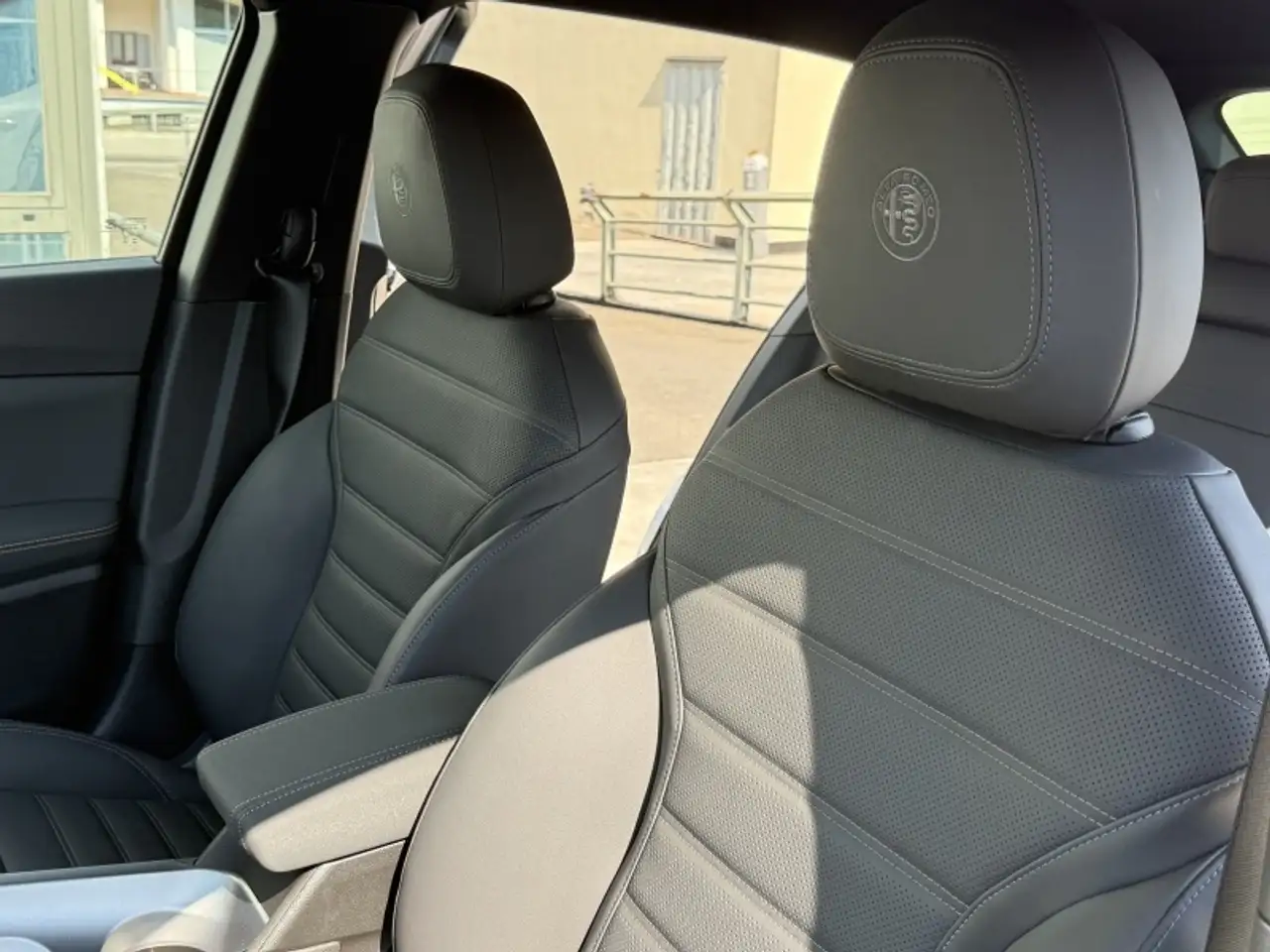 Alfa Romeo Tonale 2025 — фото 21