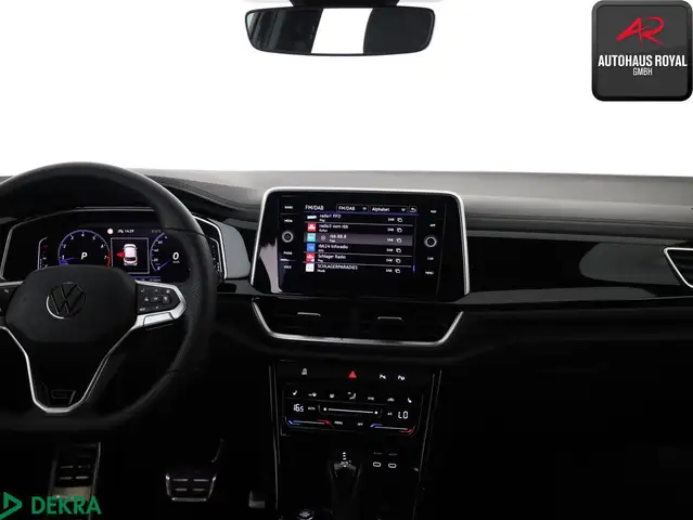 Volkswagen T-Roc view 12