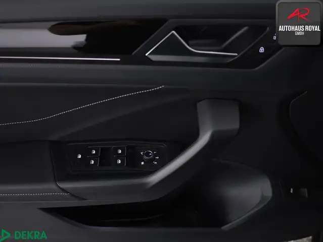 Volkswagen T-Roc view 14