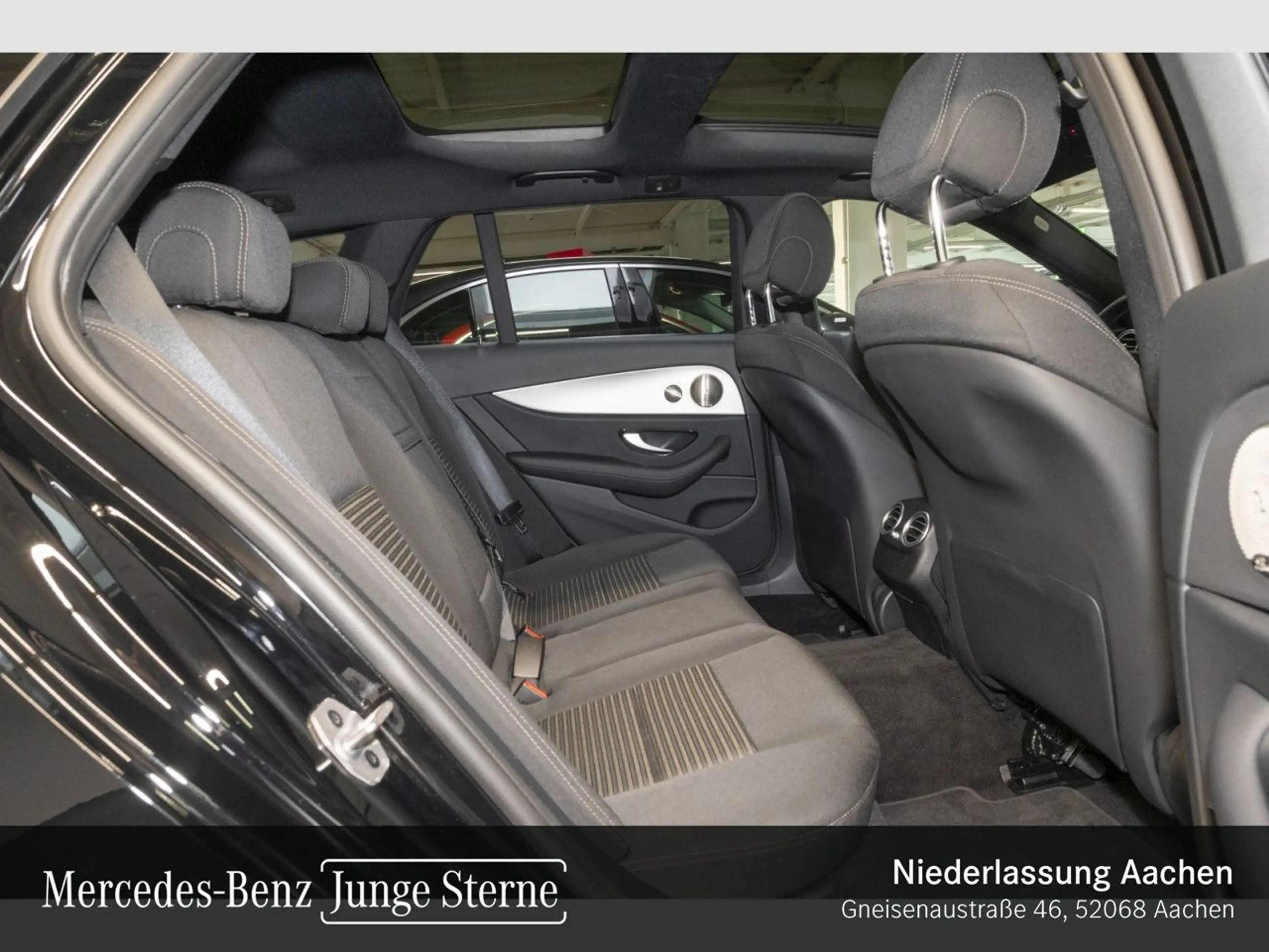 Mercedes-Benz E 300 de T AVANTG+PANO+AHK+LED+FAHRASS+BURMESTER — photo 12