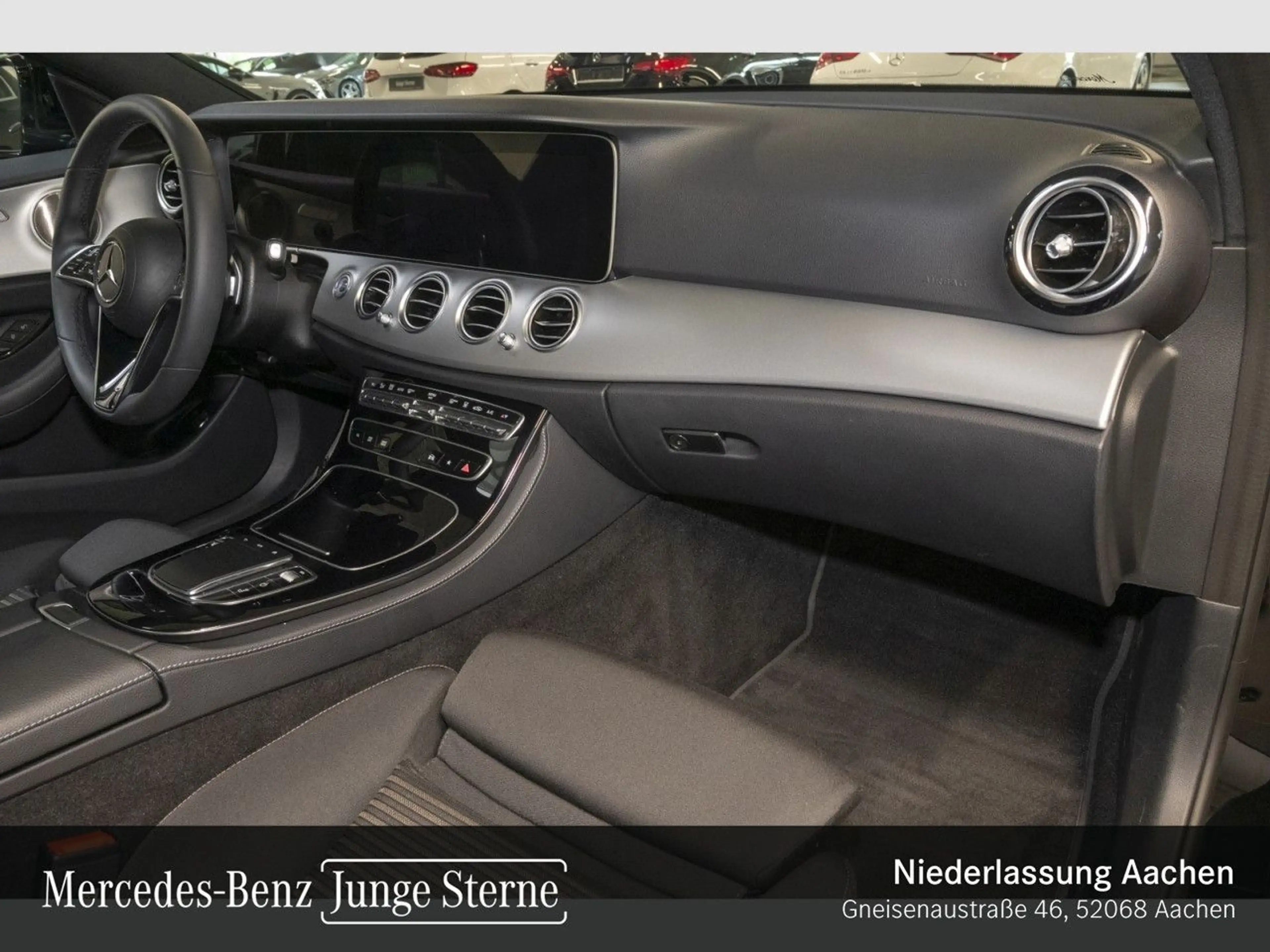 Mercedes-Benz E 300 de T AVANTG+PANO+AHK+LED+FAHRASS+BURMESTER — photo 8