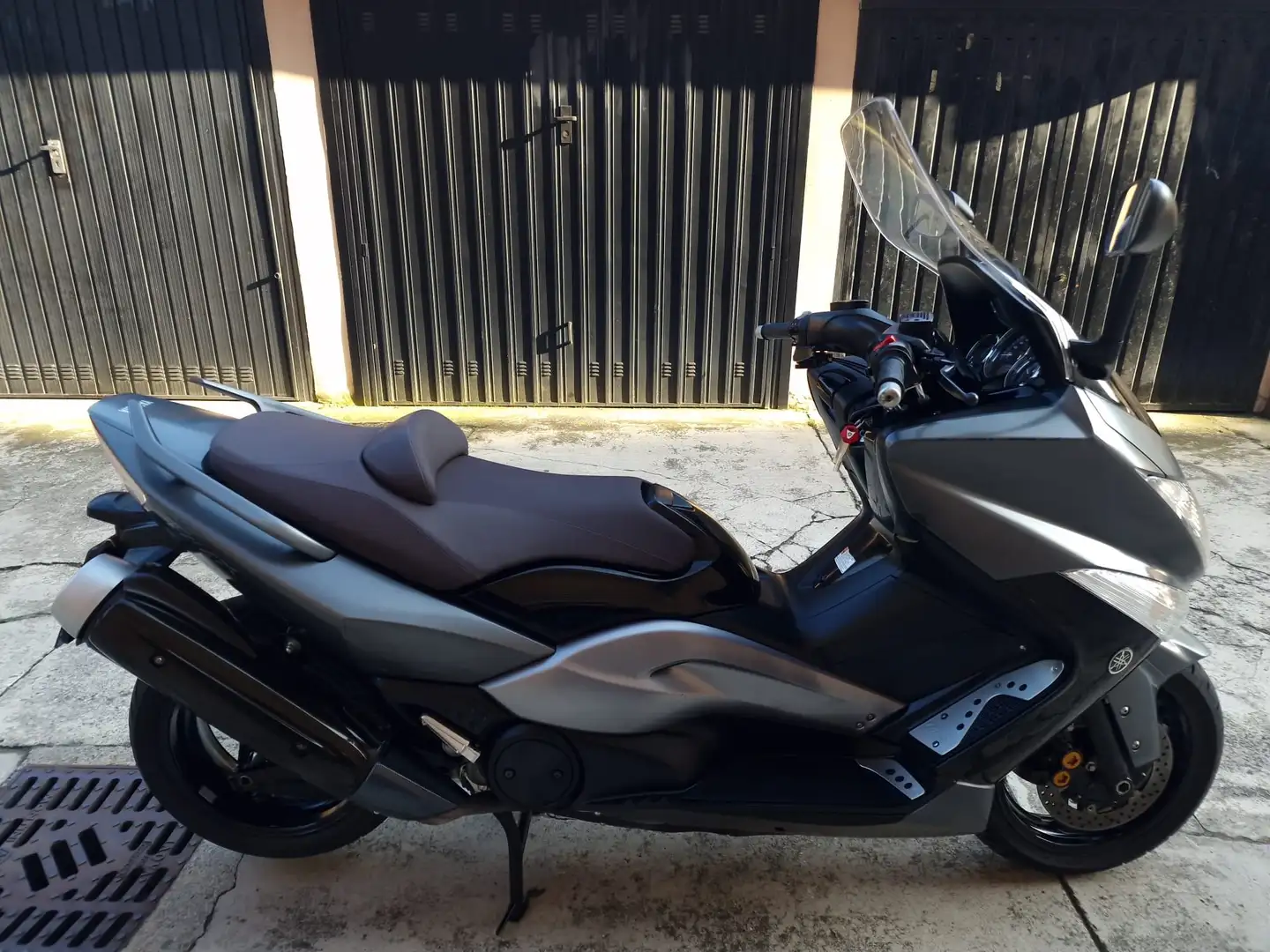 Yamaha TMAX 500 Grau - 1