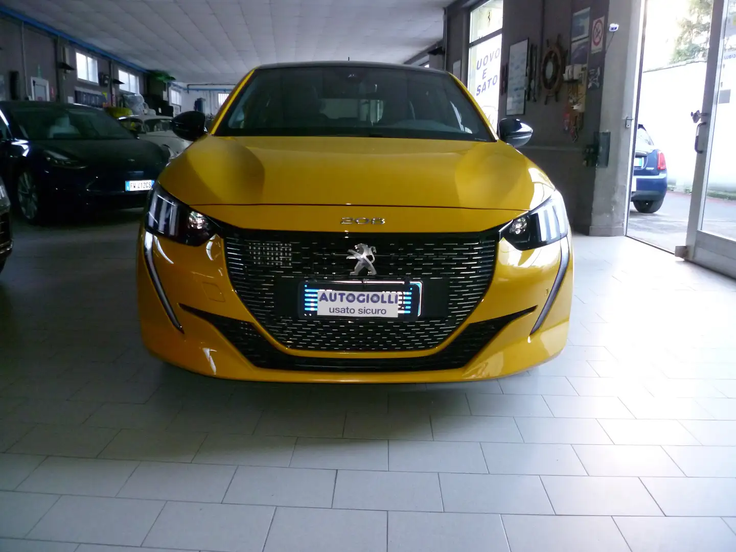 Peugeot 208 208 1.2 puretech GT s FULL OPTIONAL Gelb - 1