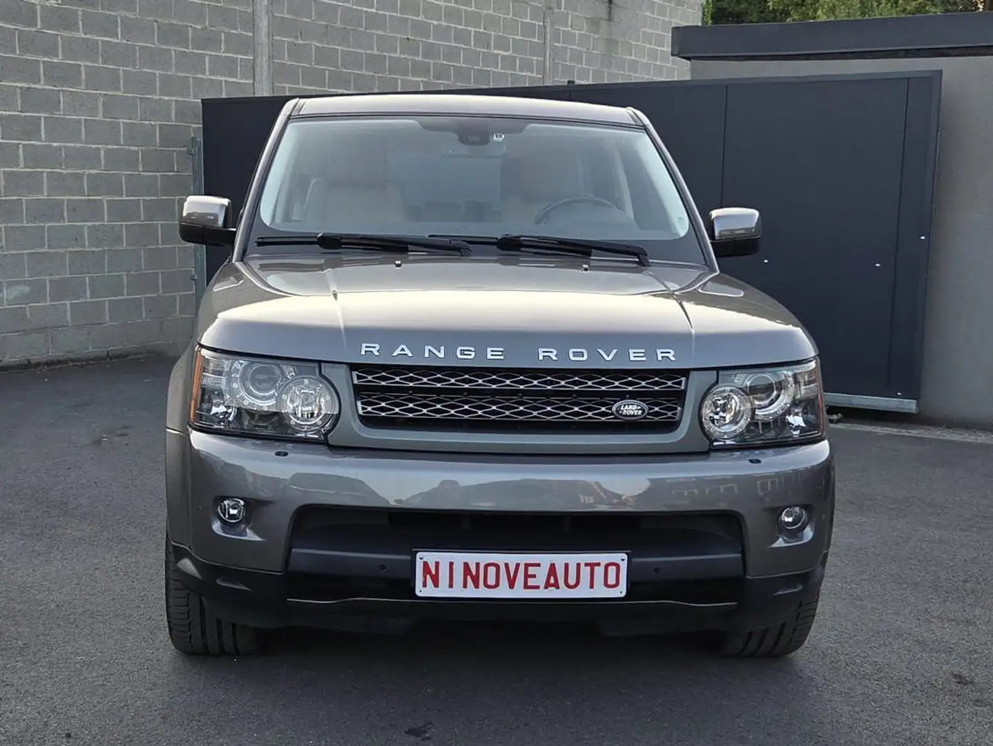 Land Rover Range Rover Sport 3.0 TdV6 S/S AUTOMAT FUL OPTIE 100000KM!! Grijs - 2