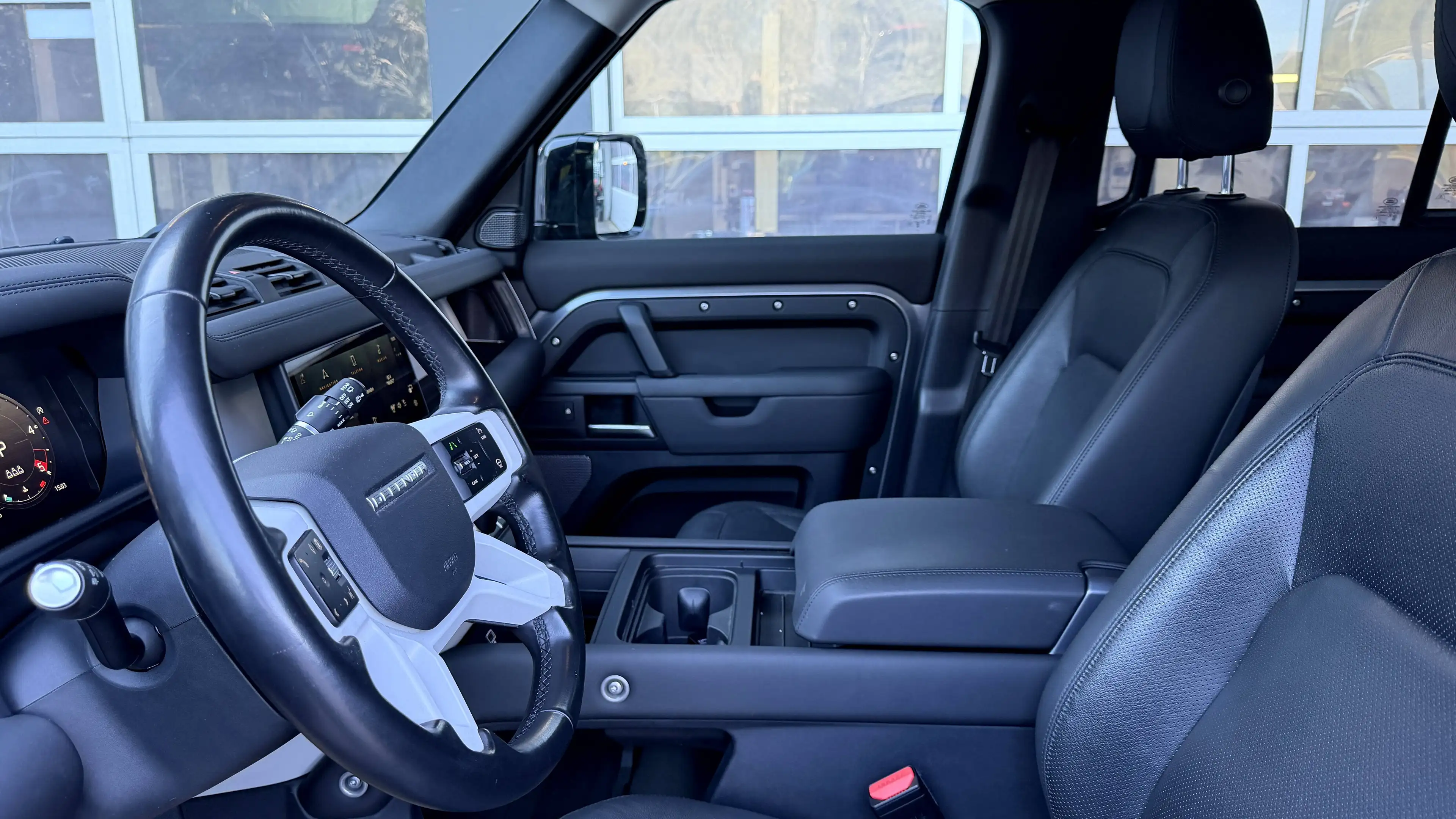 Land Rover Defender 110 S D200 AWD — photo 10