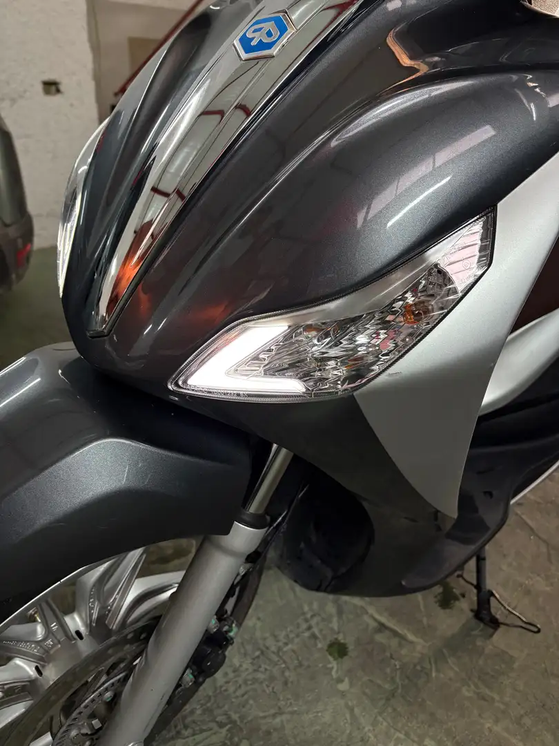 Piaggio Medley 150 - 2