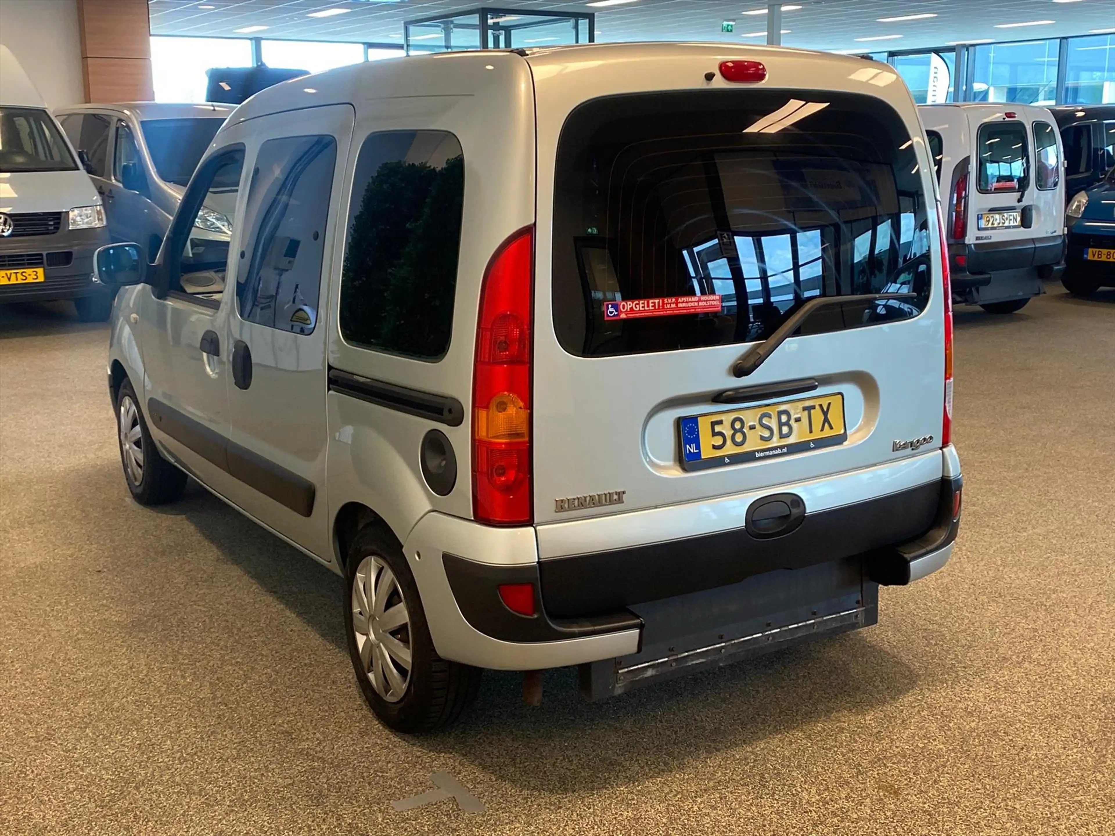 Renault Kangoo Rolstoelauto 3+1 — photo 10