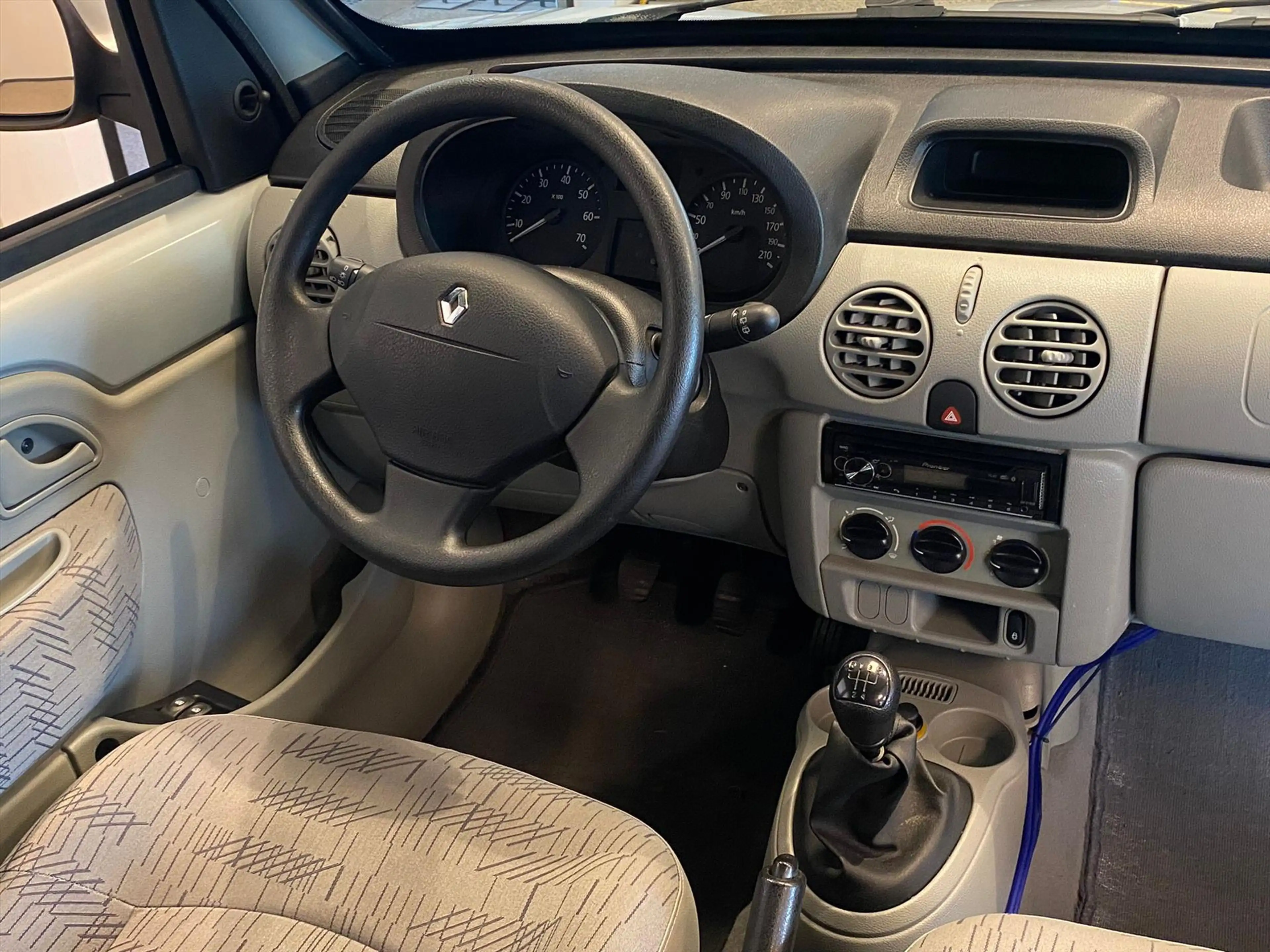 Renault Kangoo Rolstoelauto 3+1 — photo 14