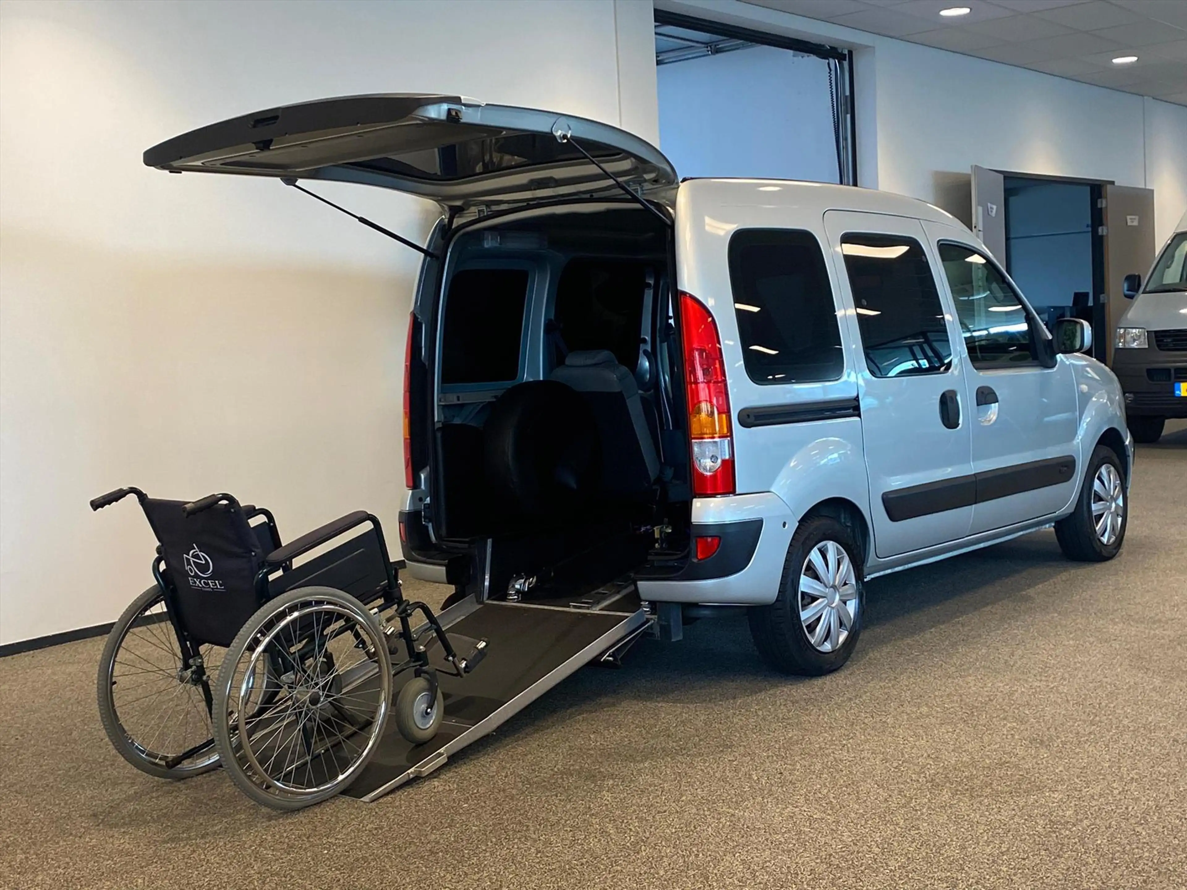 Renault Kangoo Rolstoelauto 3+1 — photo 8