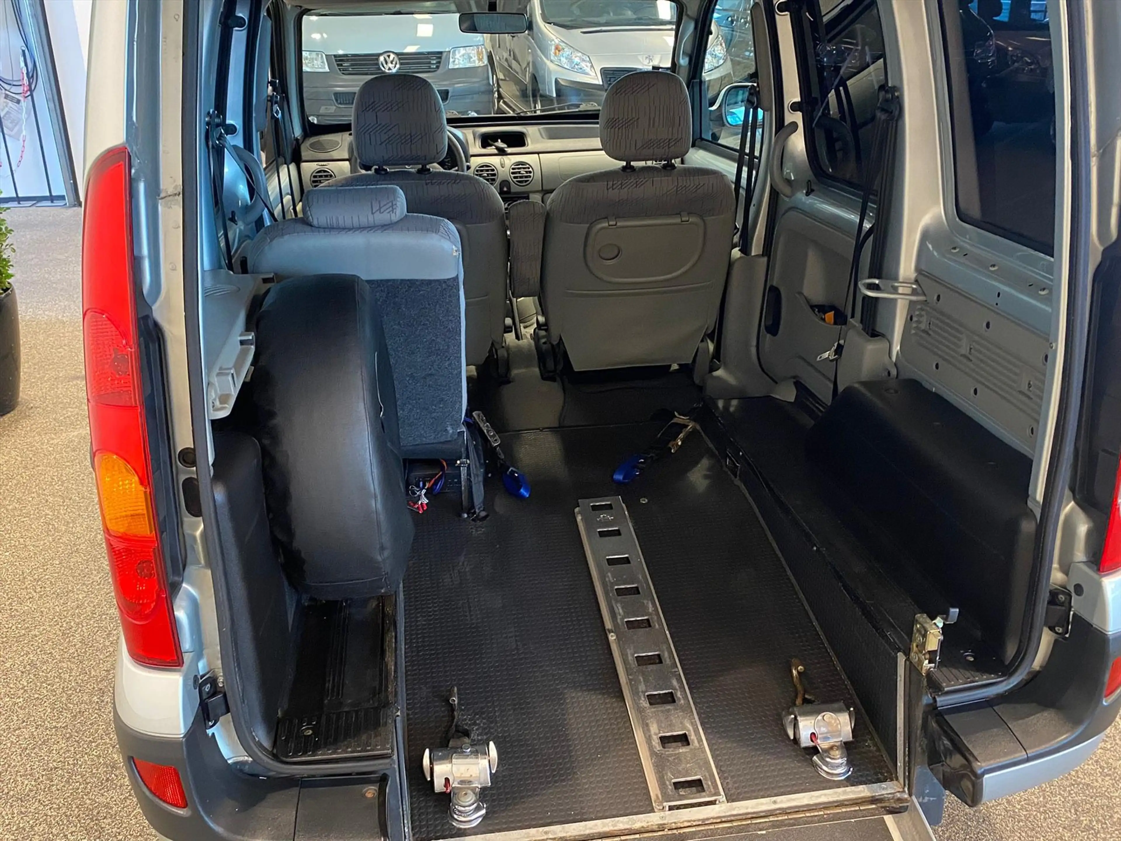 Renault Kangoo Rolstoelauto 3+1 — photo 3