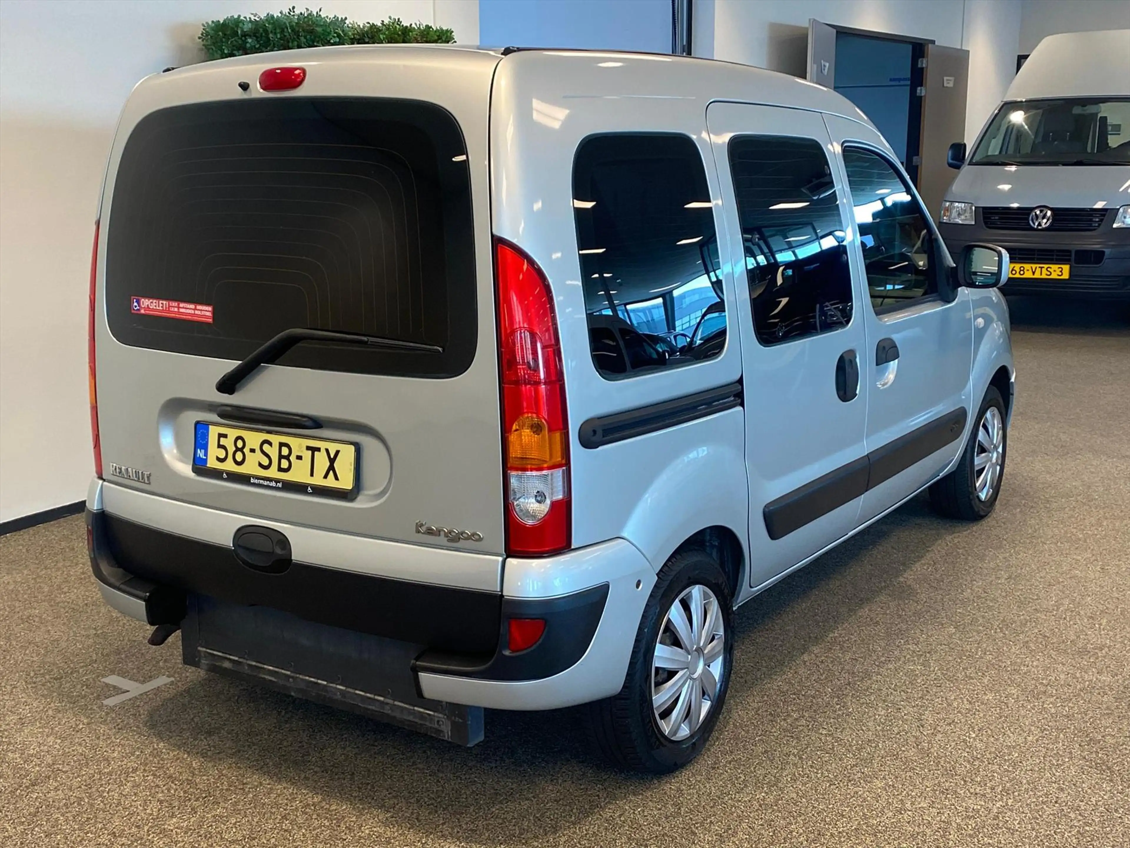 Renault Kangoo Rolstoelauto 3+1 — photo 9