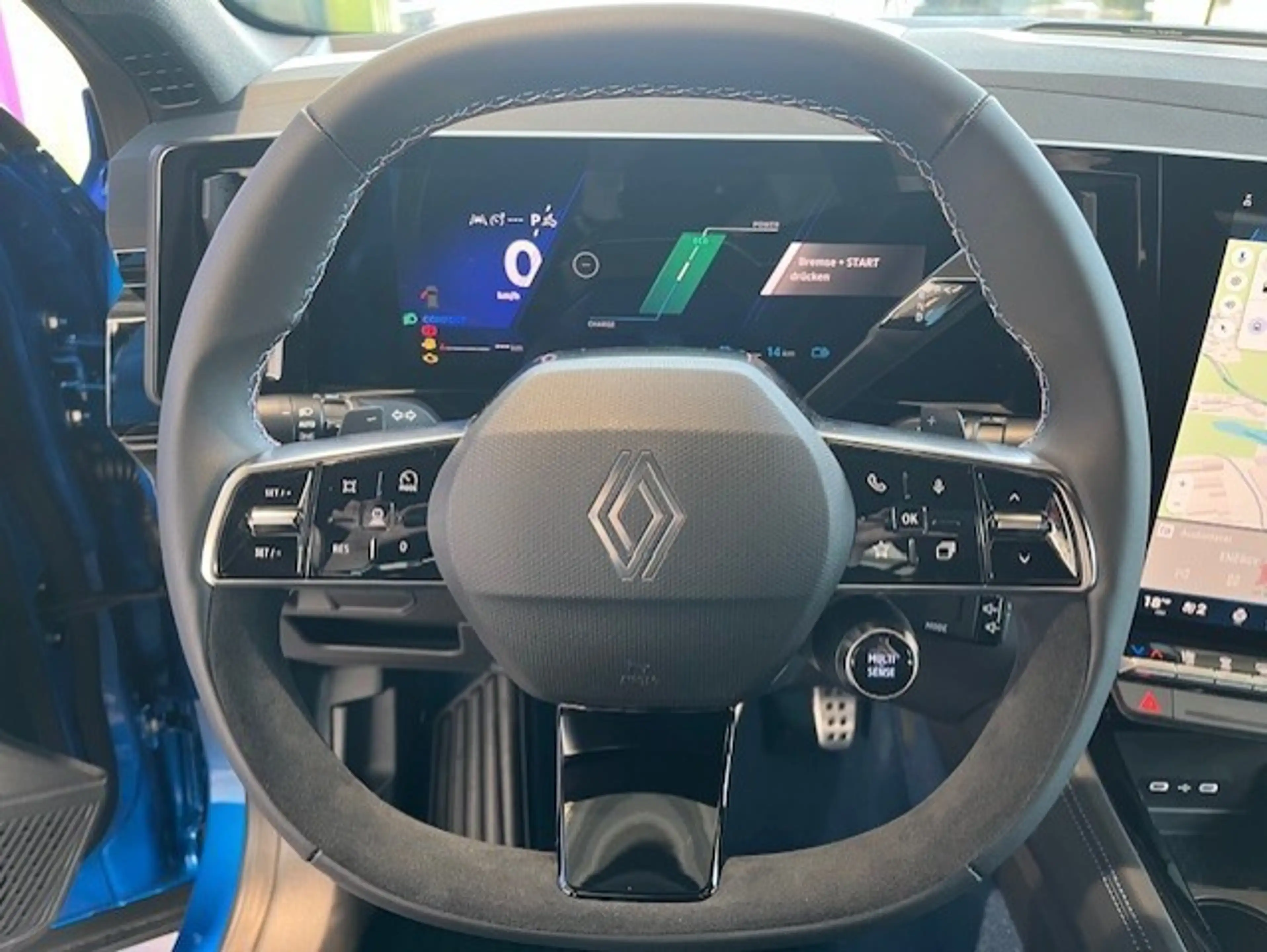 Renault Rafale Atelier Alpine Hyper Hybrid E-Tech 4x4 — photo 14