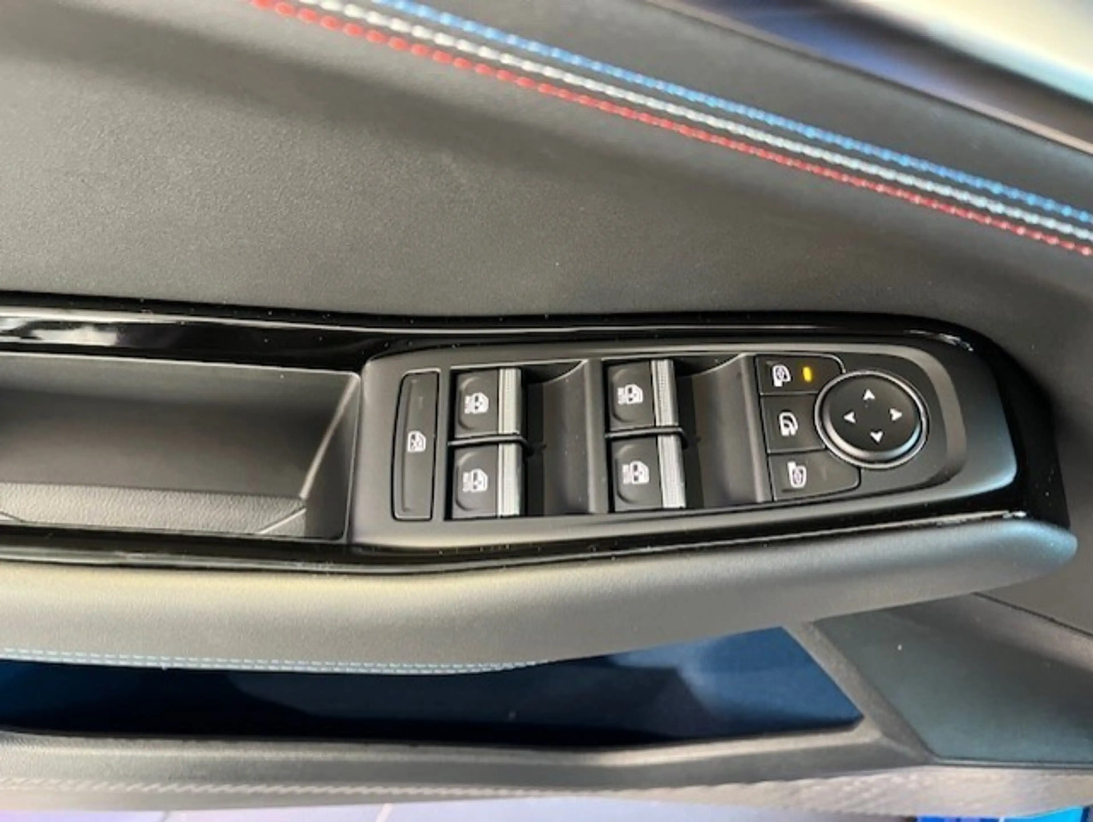Renault Rafale Atelier Alpine Hyper Hybrid E-Tech 4x4 — photo 11