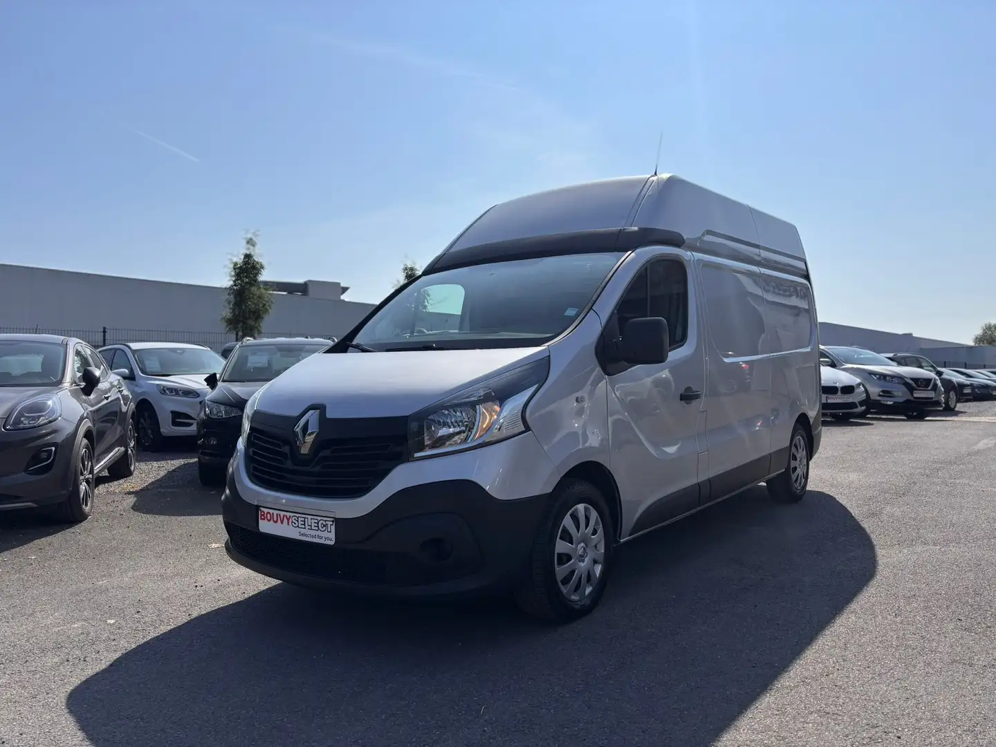 Renault Trafic 1.6HDI 125CV *NAVI*CLIM*CAPTEURS AR*3 PLACES*USB* Grijs - 1