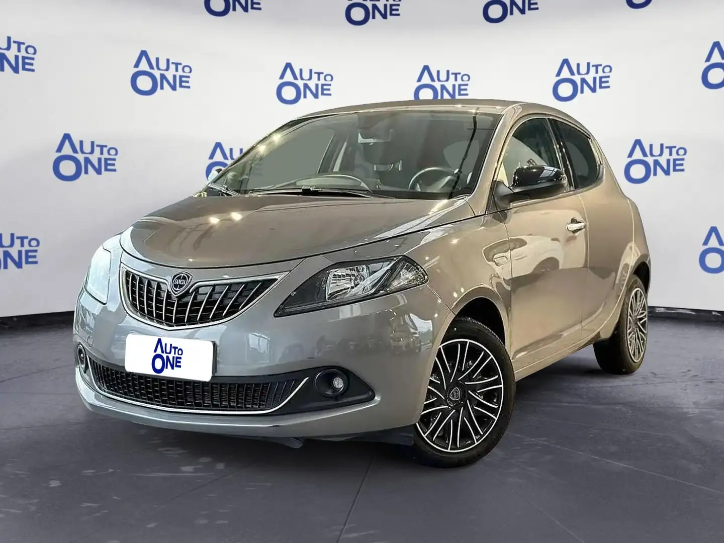 Lancia Ypsilon 1.0 Hybrid 70Cv Gold Plus - autoone.it - 2k* Grau - 1