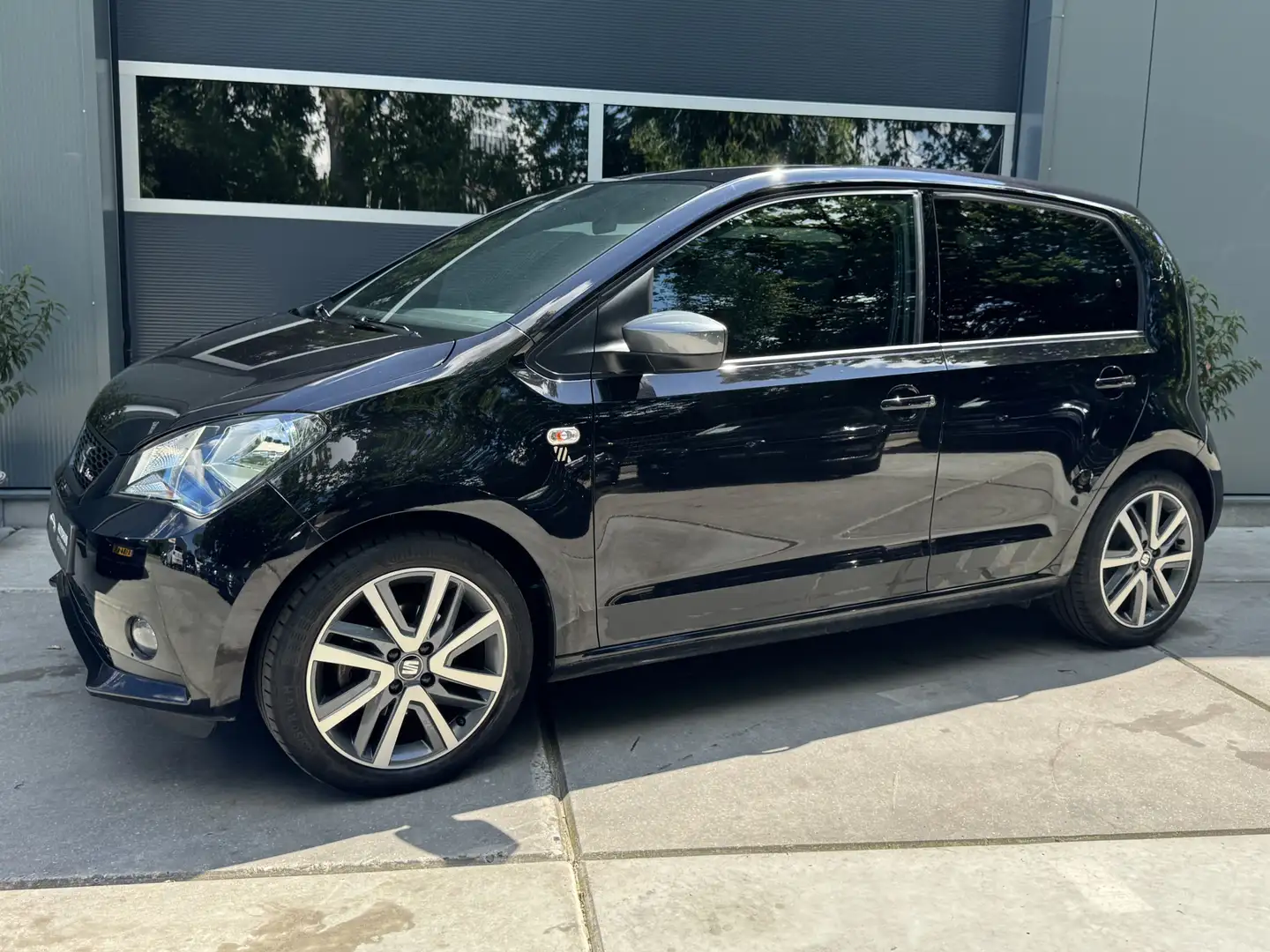 SEAT Mii 1.0 MPI 60pk FR Winterpakket Beats PDC LMV Noir - 2