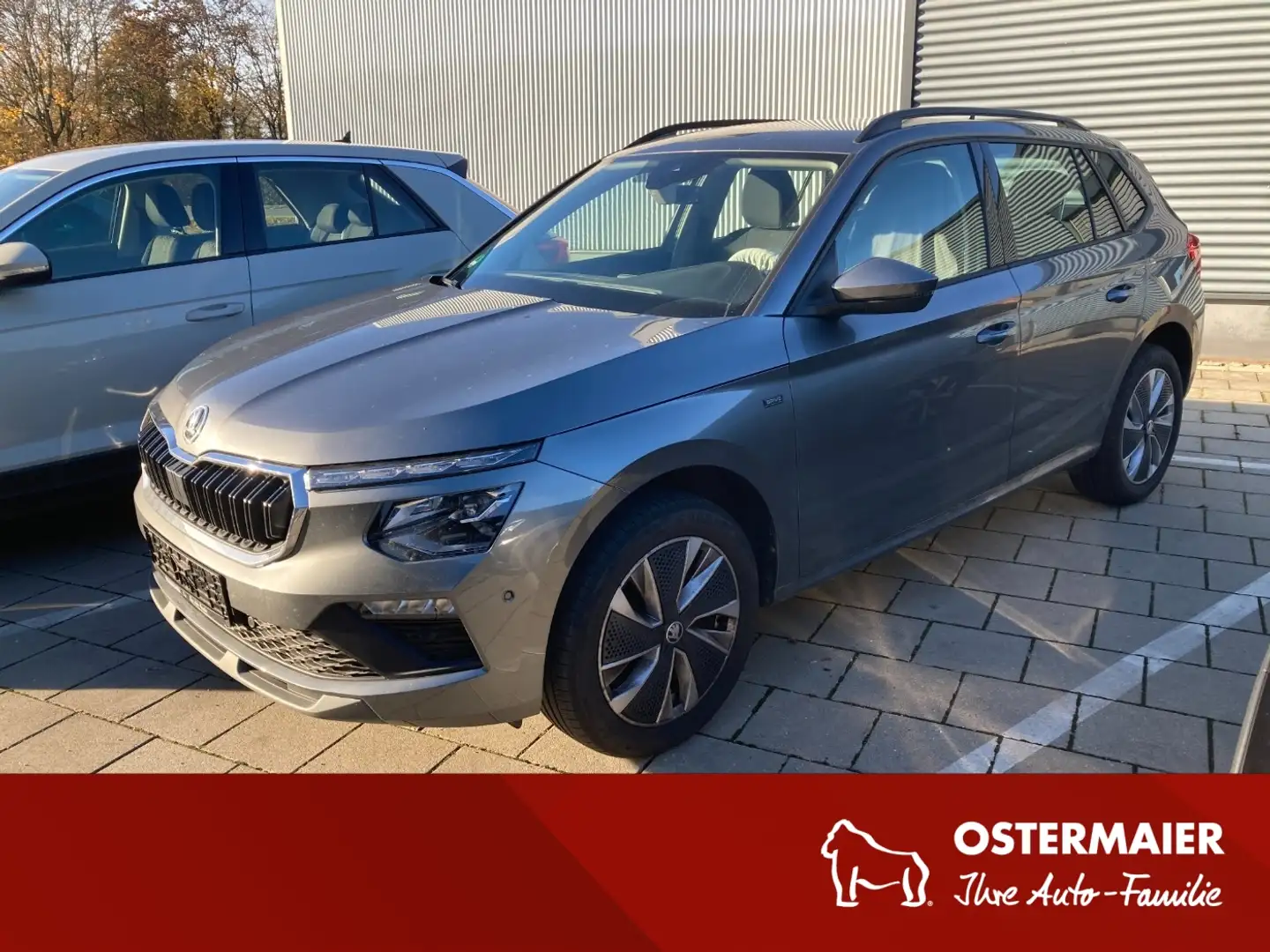Skoda Kamiq Drive 1.5 TSI LED.DSG.NAV.AHK.SignA.LaneA.DriverA. Grau - 1