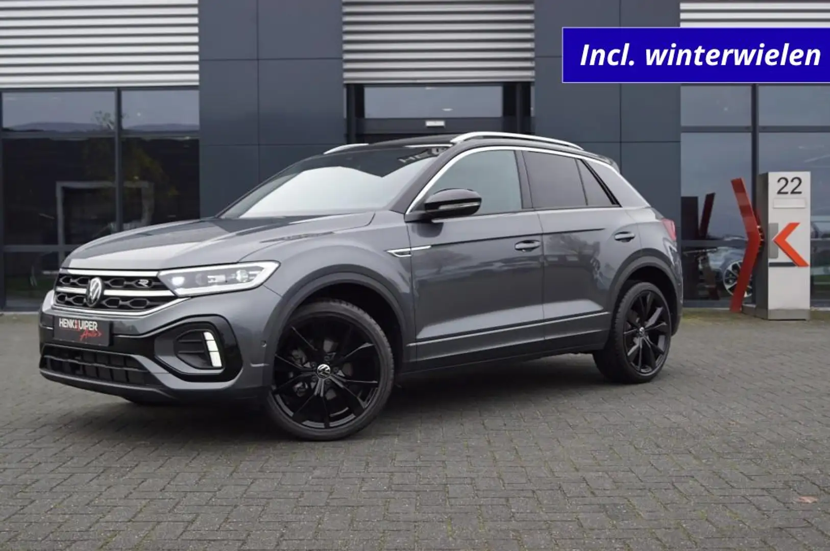Volkswagen T-Roc 1.5 TSI DSG R-LIne /Panodak /Topsportstoelen/ IQ L Grijs - 1