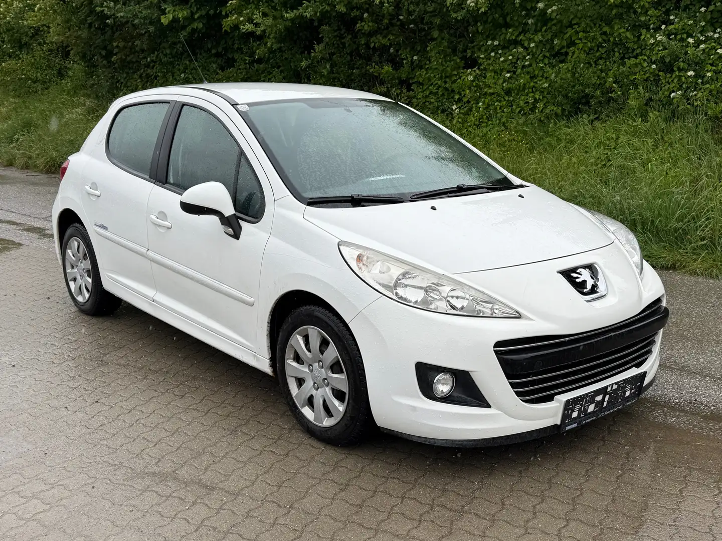 Peugeot 207 1.4  Euro 5 Weiß - 2