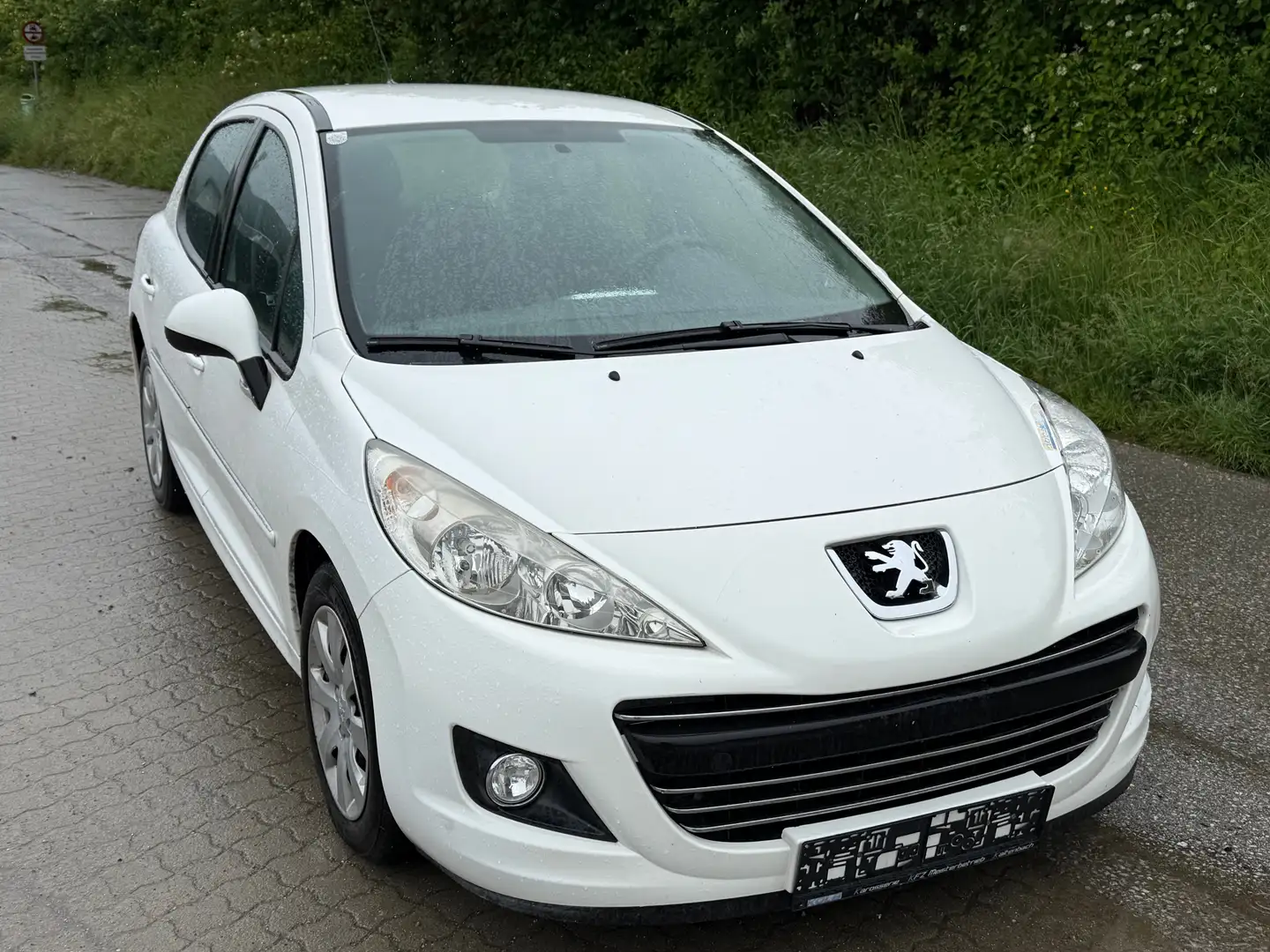 Peugeot 207 1.4  Euro 5 Weiß - 1