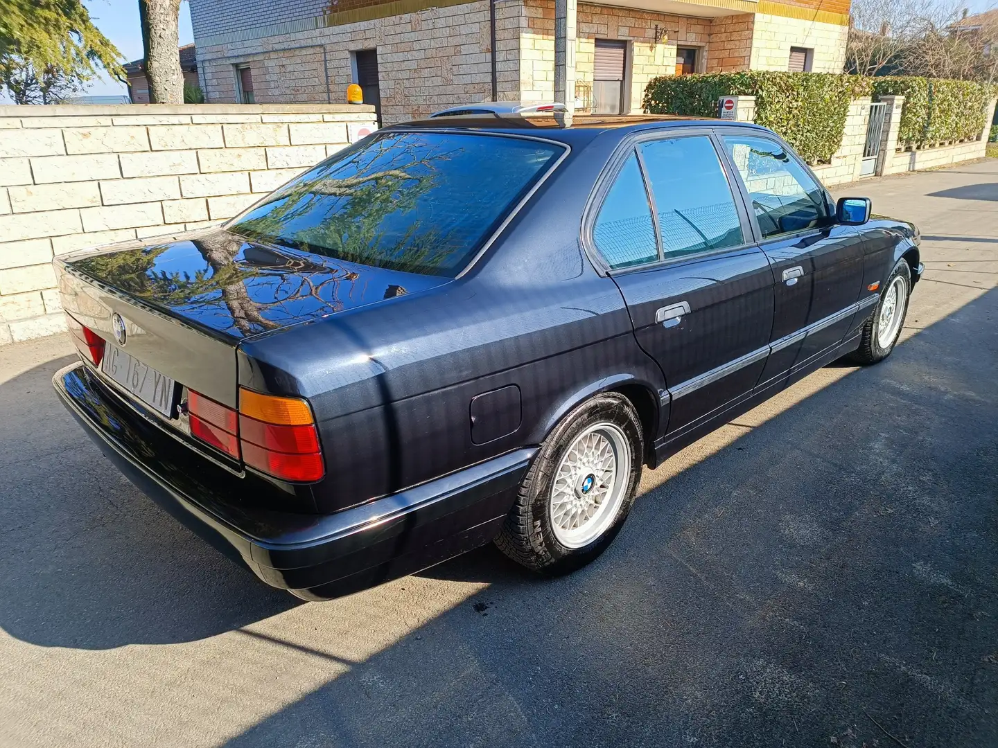 BMW 520 520i M50 c/abs,2airbag Zwart - 2