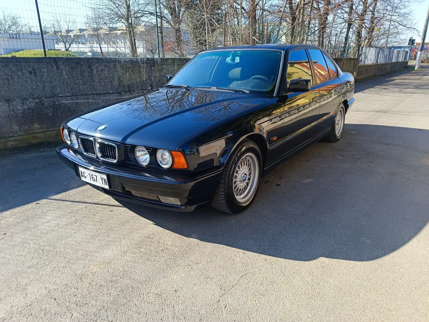 BMW 520 520i M50 c/abs,2airbag Černá - 1