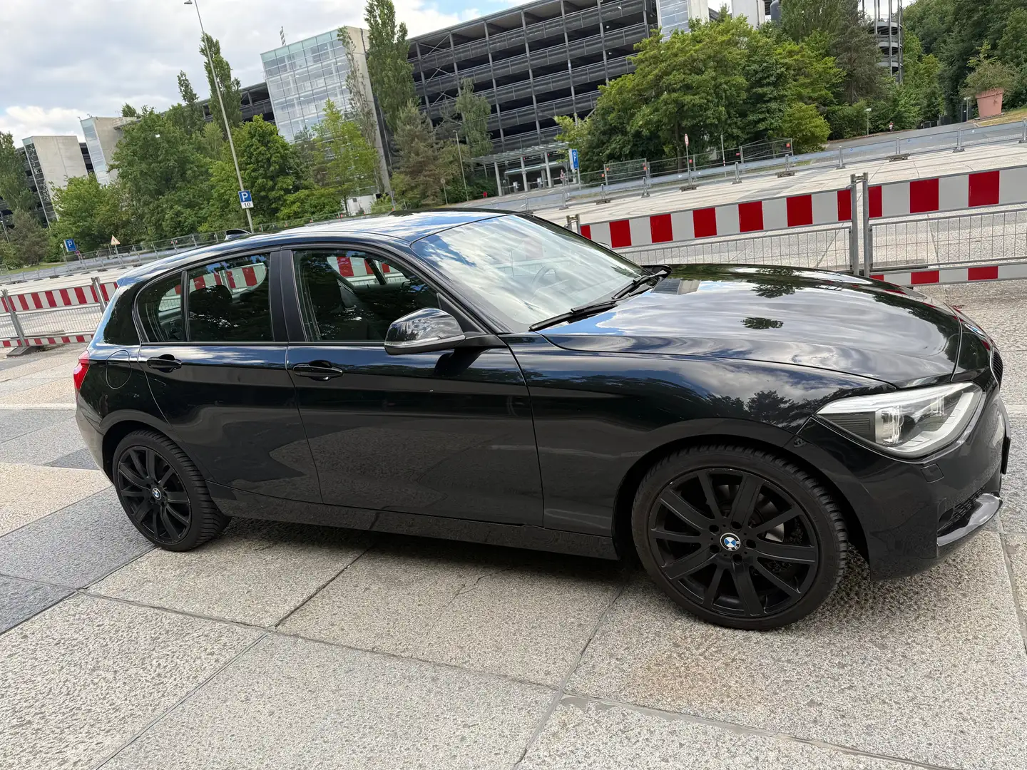 BMW 116 116i Aut. Černá - 1