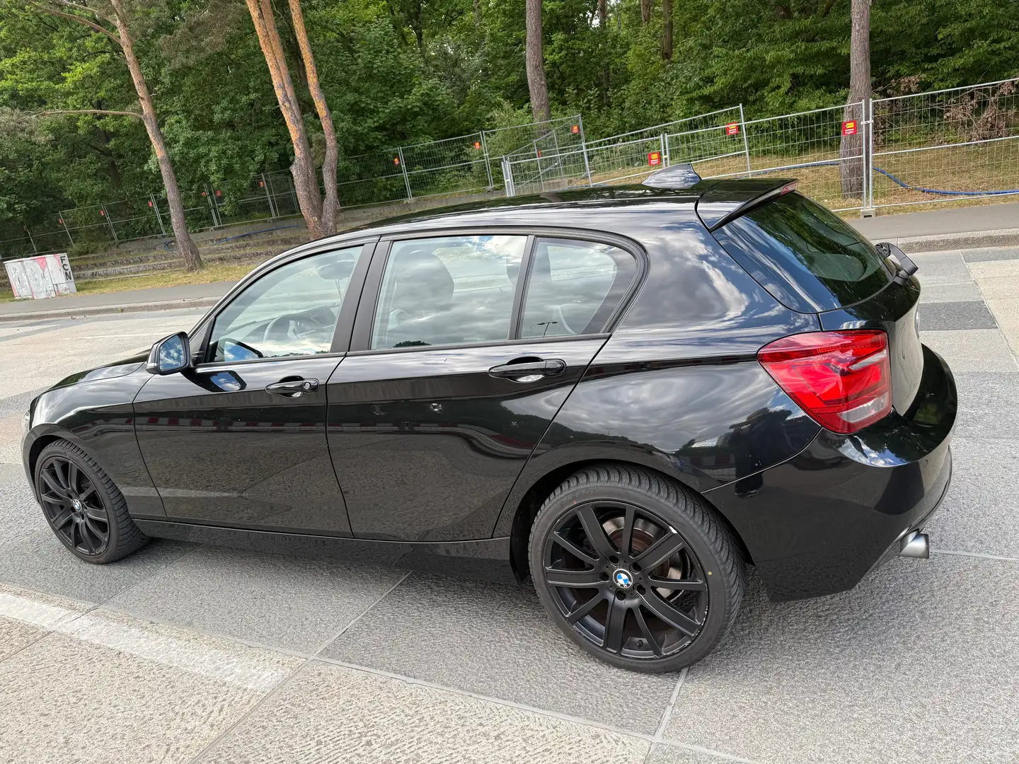 BMW 116 116i Aut. Černá - 2