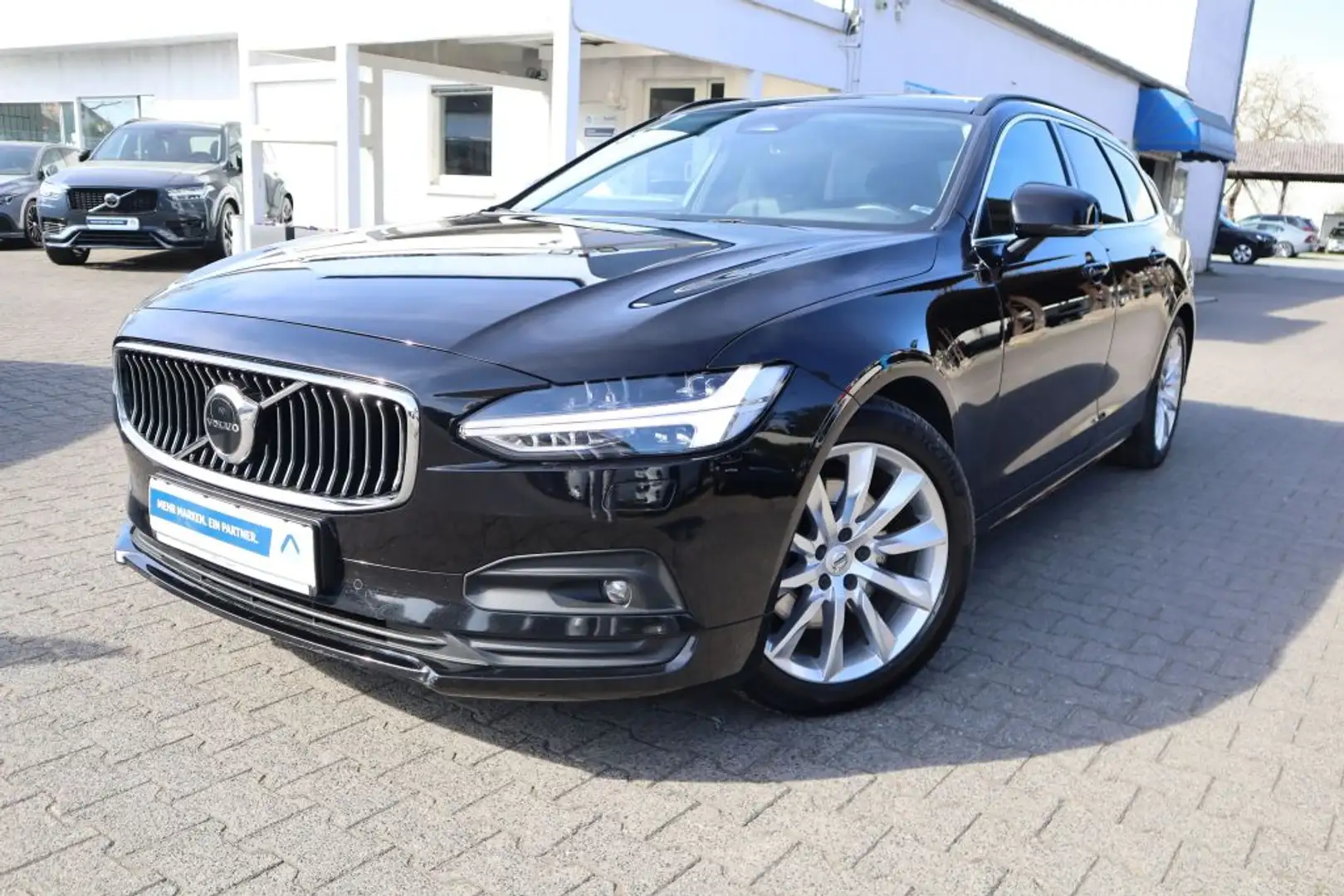 Volvo V90 V90 B4 D Geartronic Momentum Pro|NAVI|AHK|R-CAM| - 1