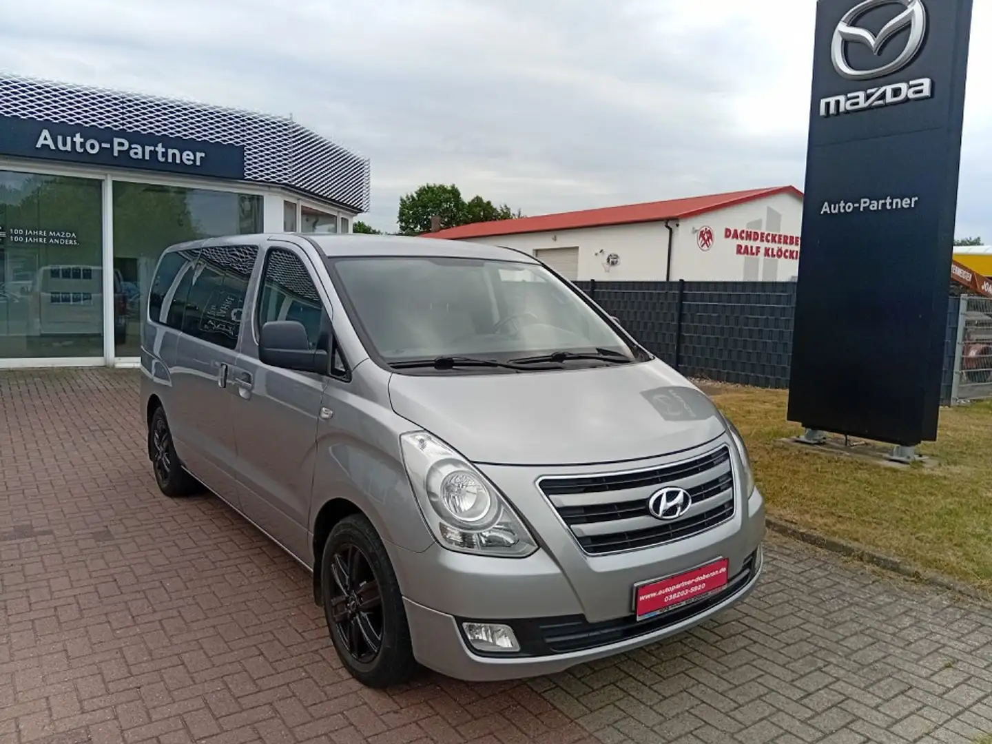 Hyundai H-1 Travel Trend Silber - 1