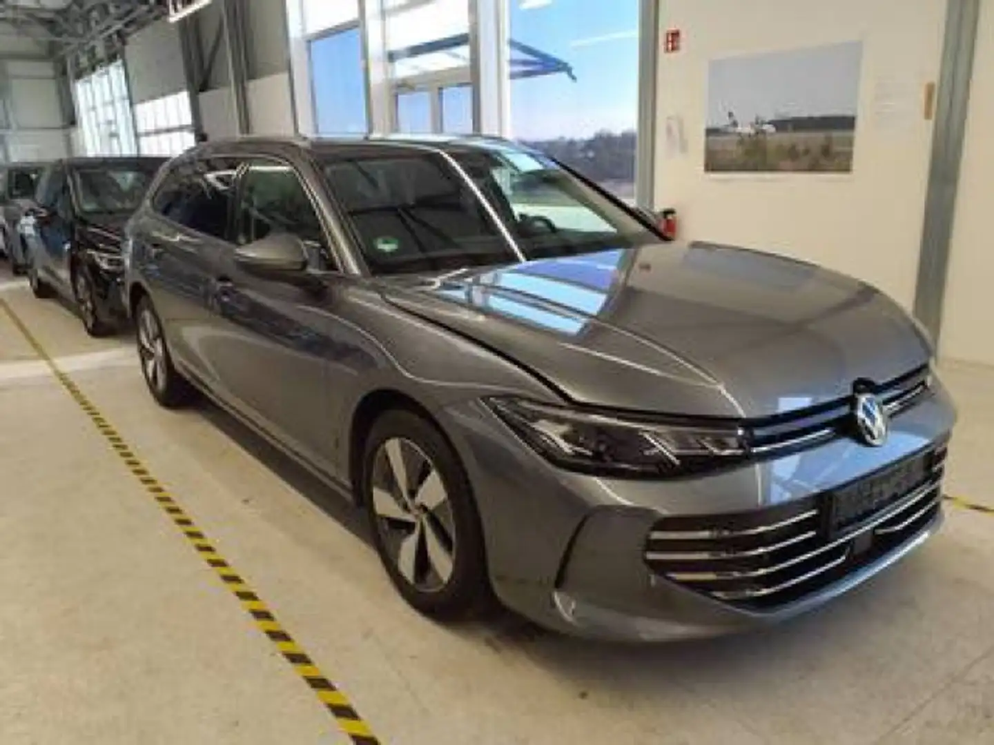 Volkswagen Passat Business 1,5 TSI eHybrid AHK Navi HUD RFK Grau - 2
