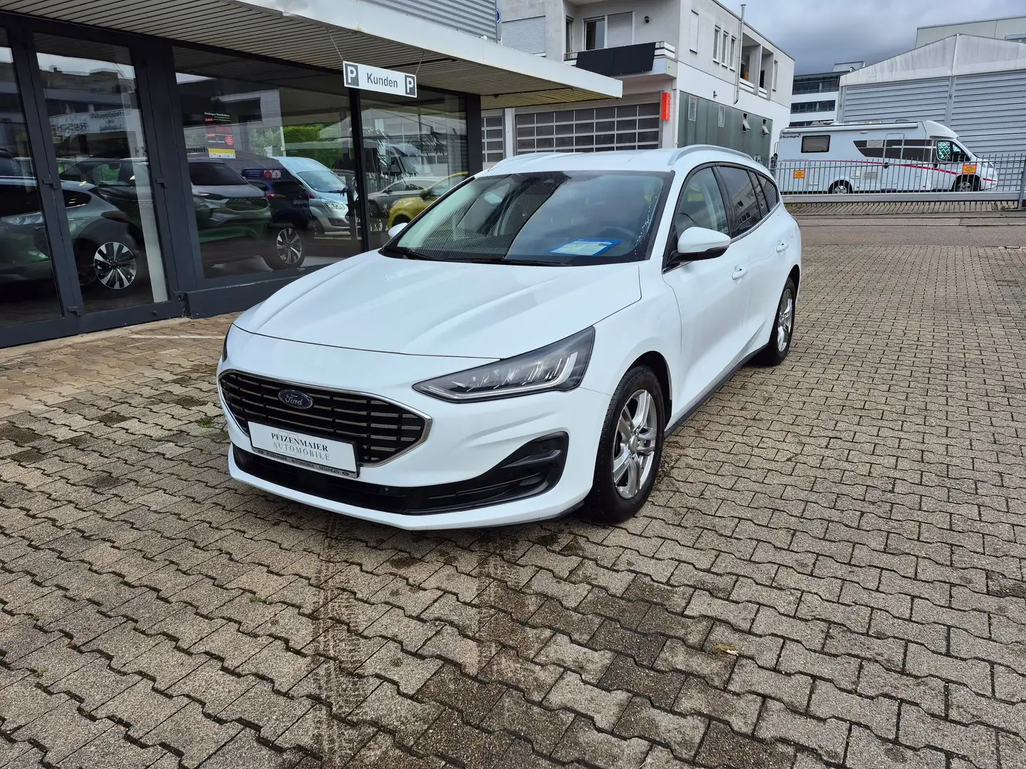 Ford Focus Turnier 1.0 EcoBoost TITANIUM Weiß - 1