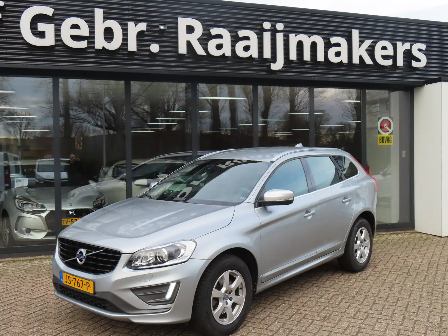 Volvo XC60 2.4 D5 221pk R-Design*Leder*Navi*EXPORT/EX.BPM* Grijs - 1