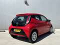 Toyota Aygo 1.0 VVT-i x-play | Achteruitrijcamera | Elektrisch Rood - thumbnail 5