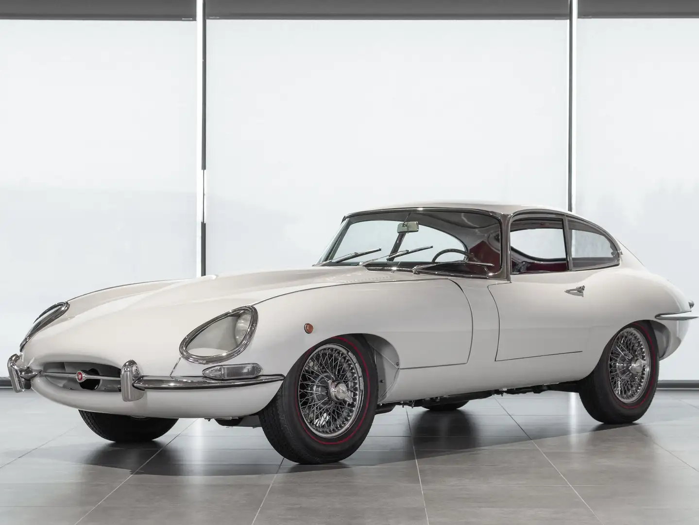 Jaguar E-Type Bianco - 1