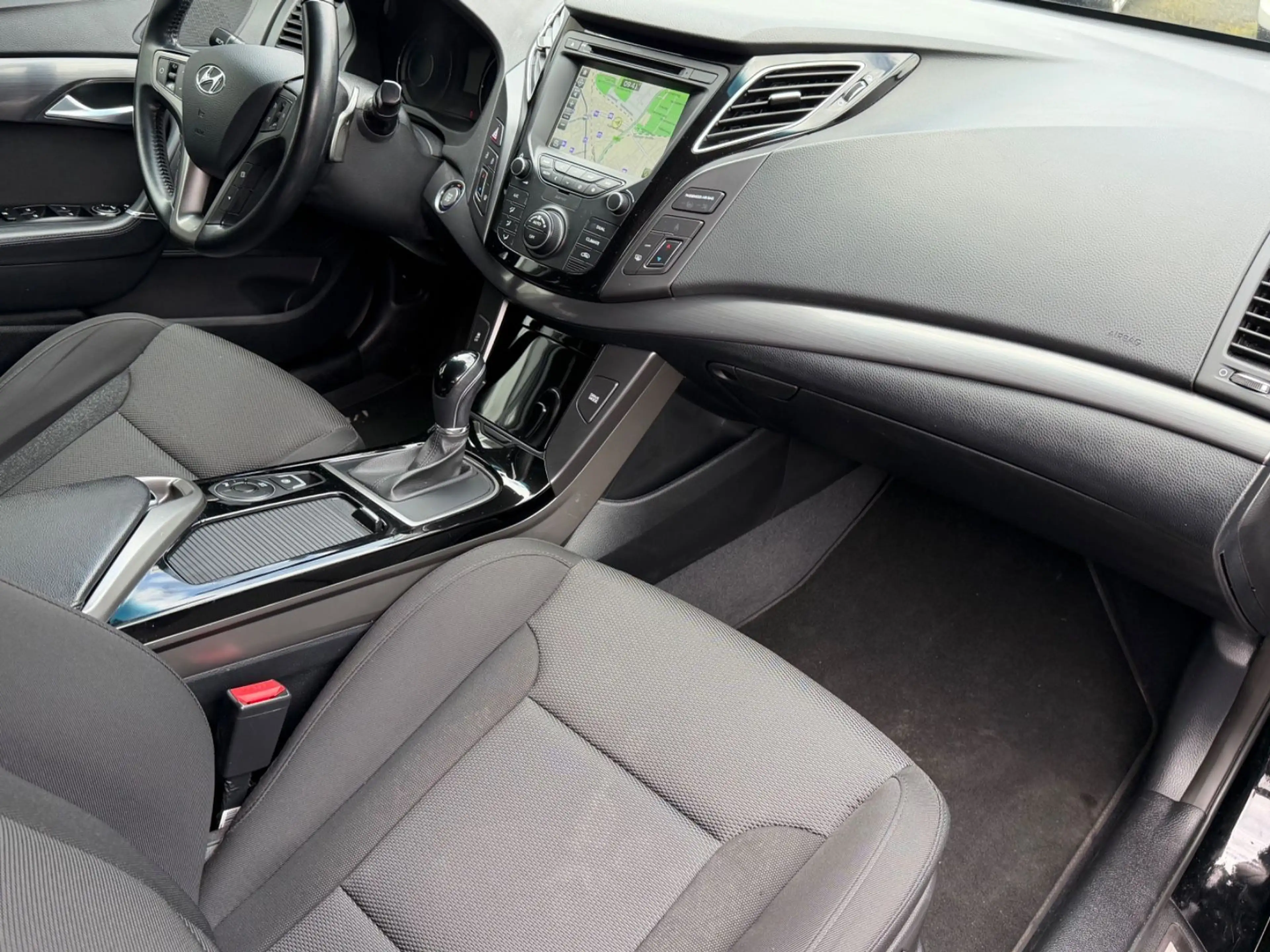 Hyundai i40 1.7 CRDI 1.HAND/KAMERA/NAVI/XENON/LED/PDC — photo 12