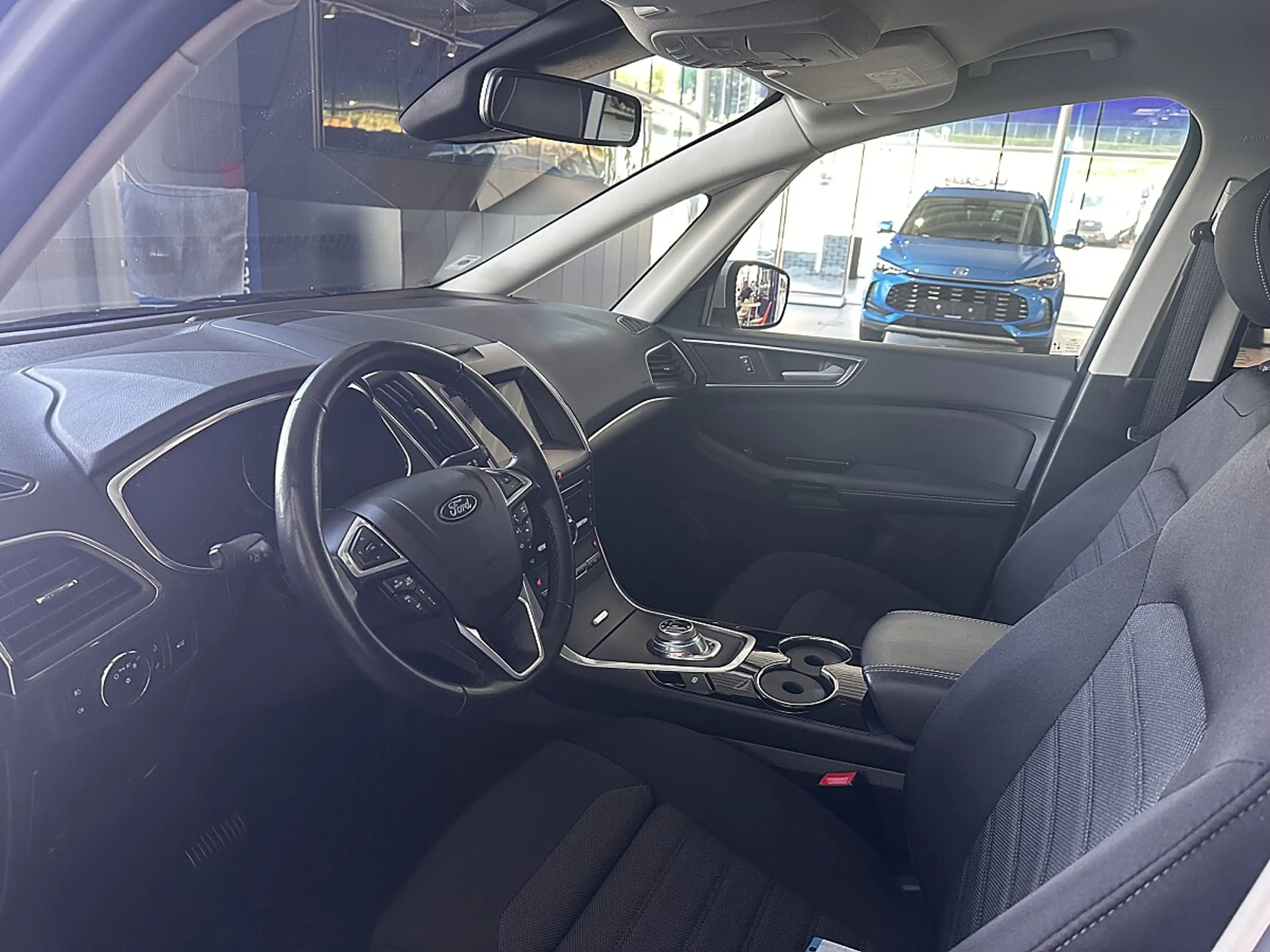 Ford Galaxy 2.5 Duratec (FHEV) Hybrid Hybrid Titanium — photo 4