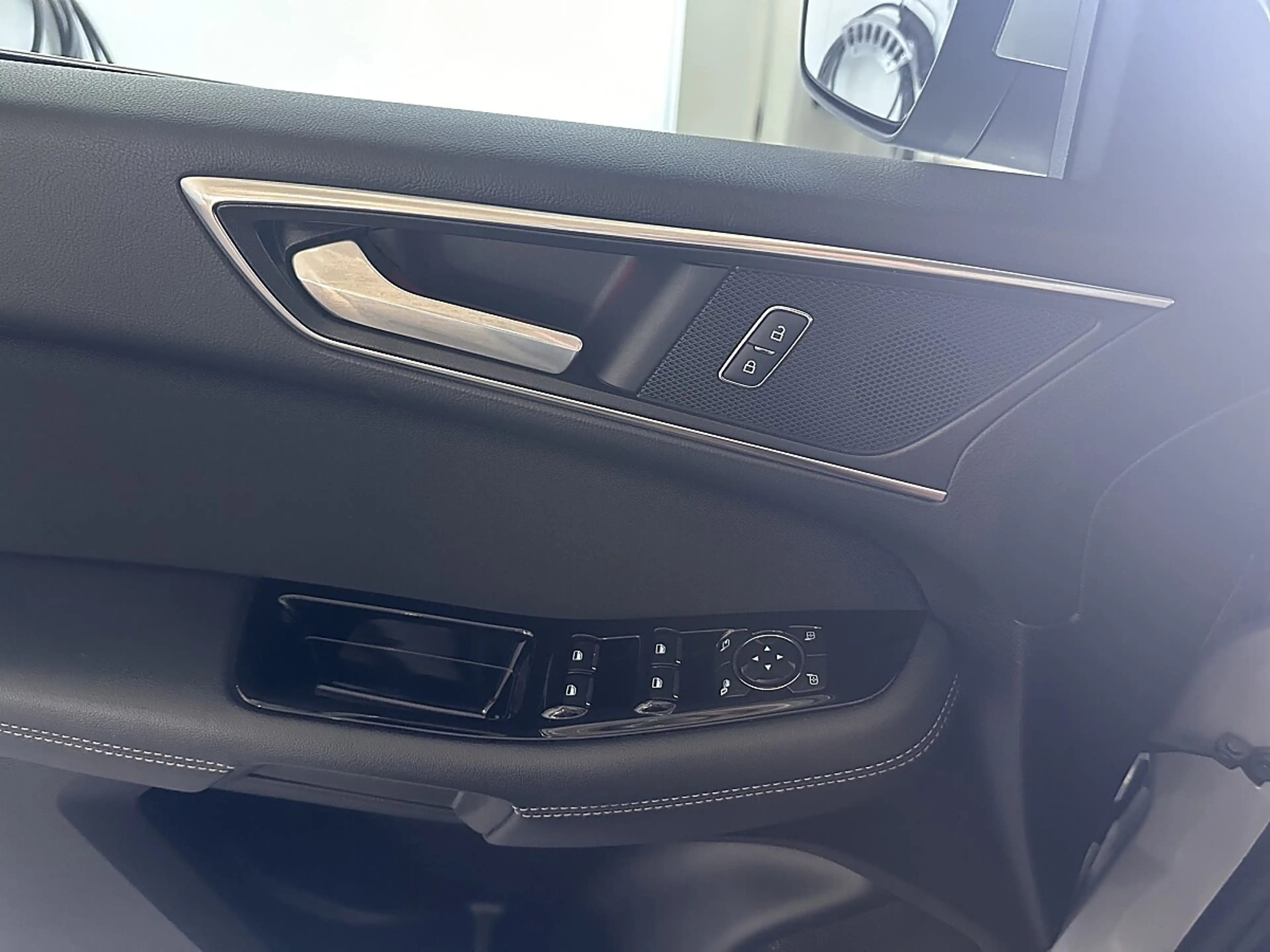 Ford Galaxy 2.5 Duratec (FHEV) Hybrid Hybrid Titanium — photo 13