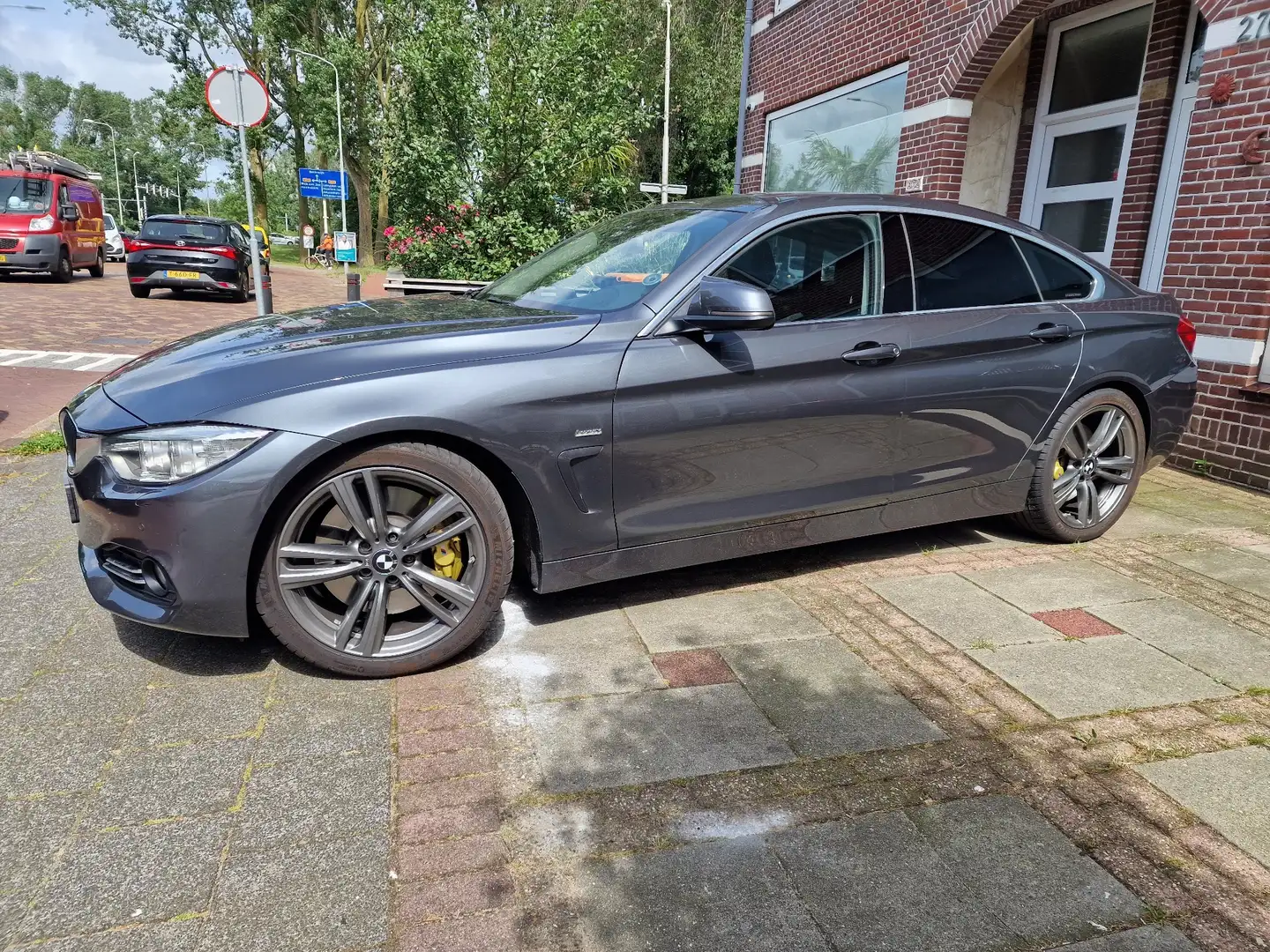 BMW 420 M sport Luxury Line Pano Zilver - 1