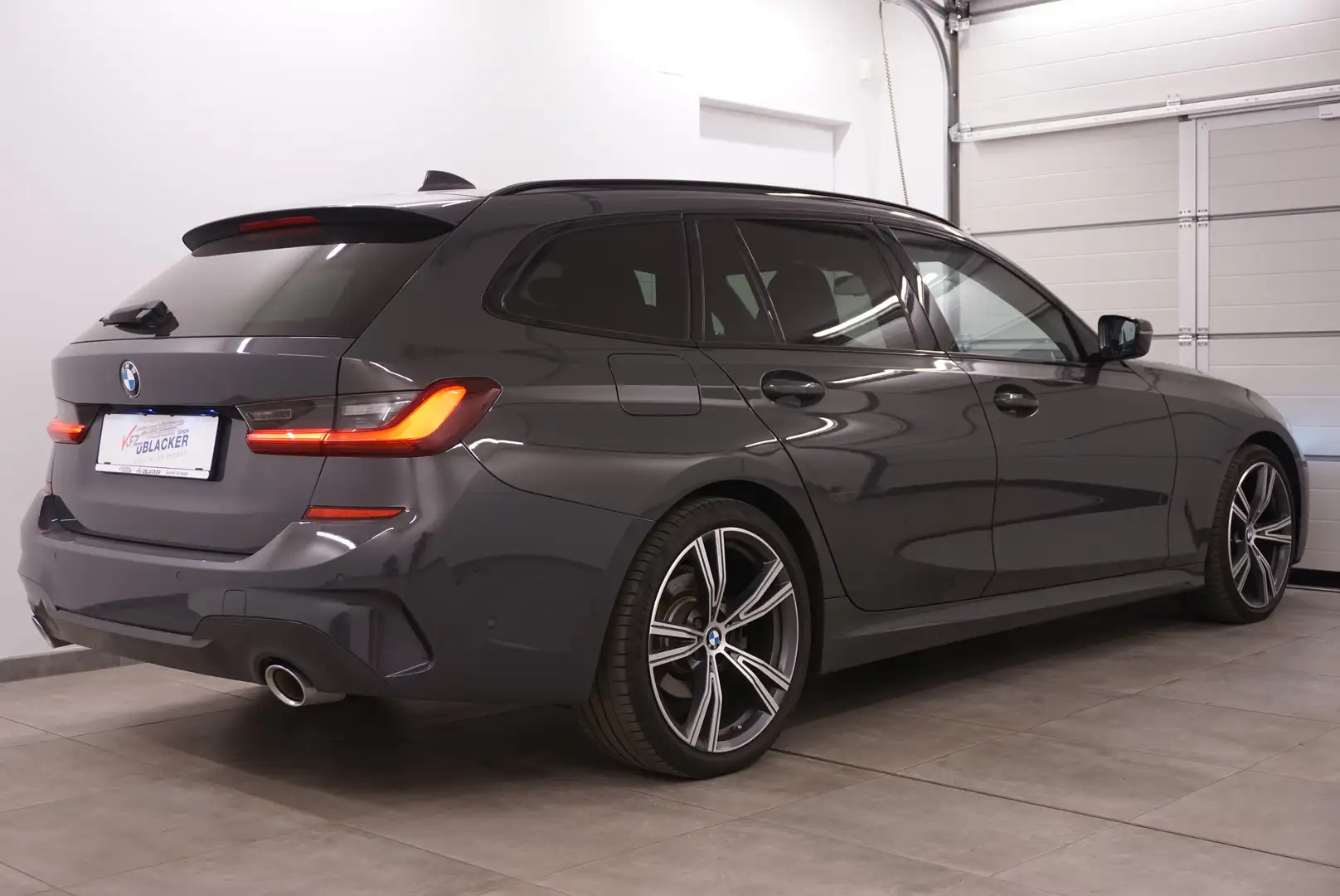 BMW 320 d xDrive M Sport // harman-kardon // Laser // Grau - 2