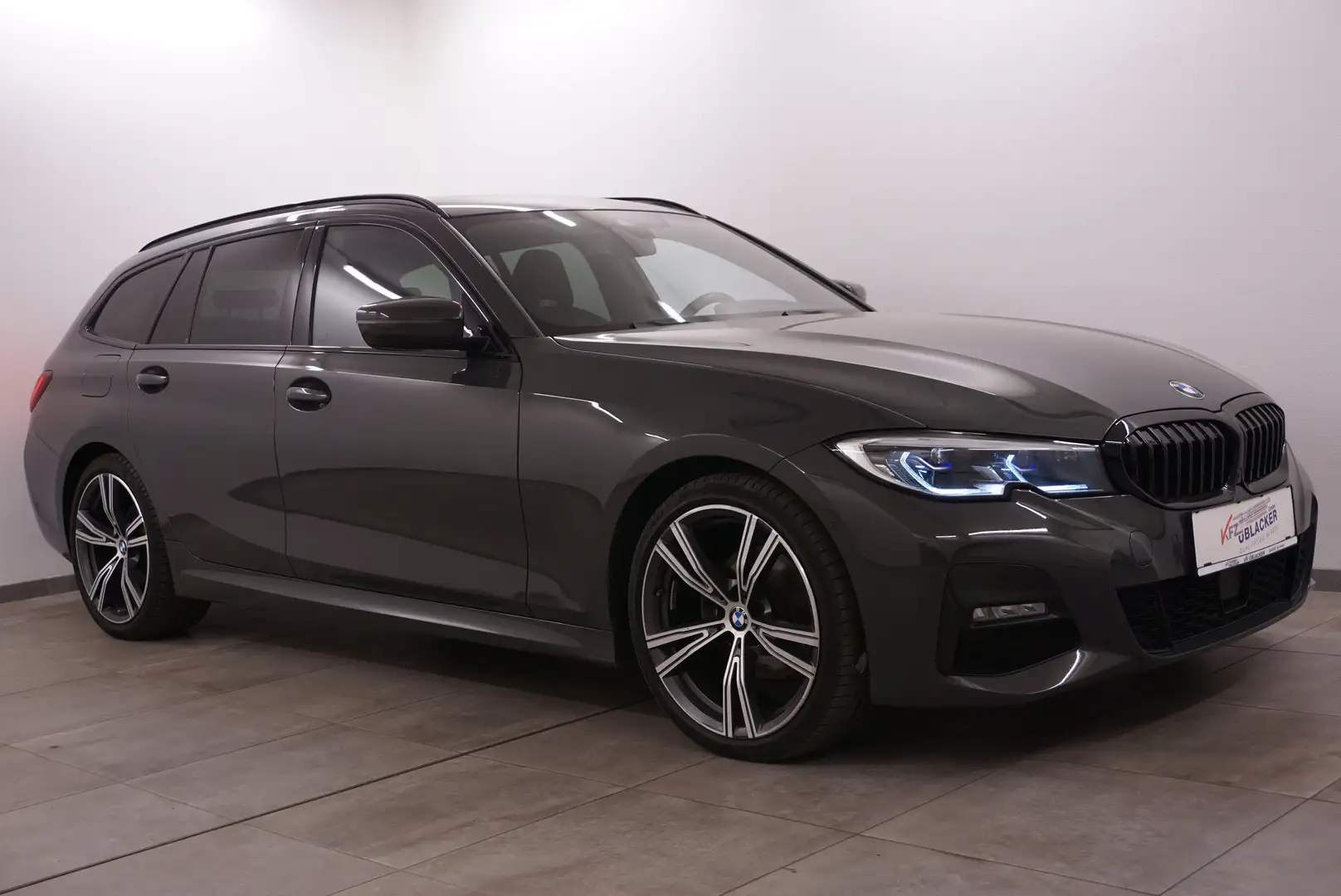 BMW 320 d xDrive M Sport // harman-kardon // Laser // Grau - 1
