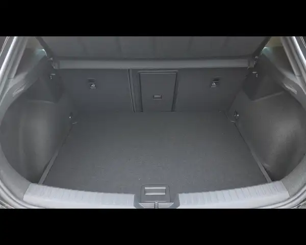 Cupra Leon view 12