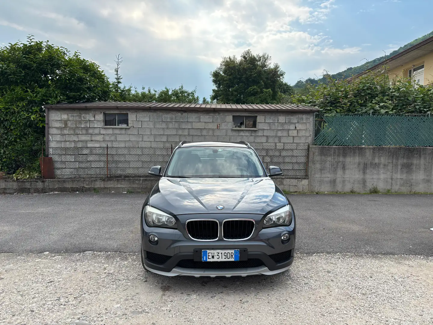 BMW X1 X1 sdrive16d Sport Line Gris - 2