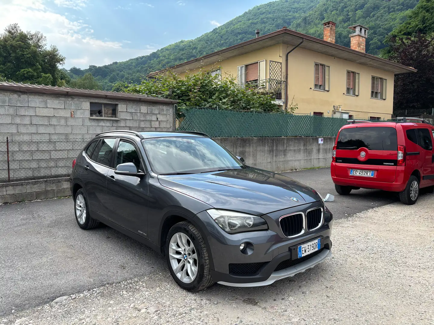BMW X1 X1 sdrive16d Sport Line Gris - 1