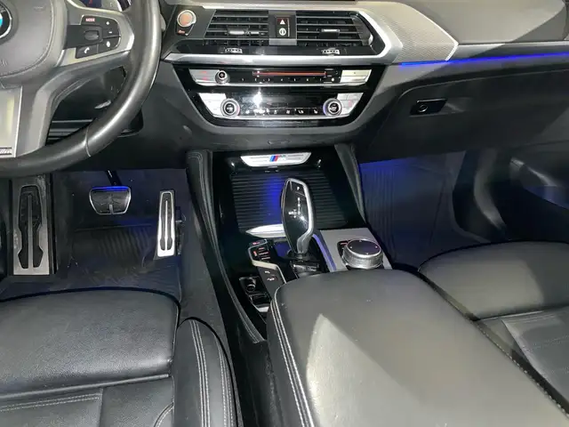 BMW X4 view 10