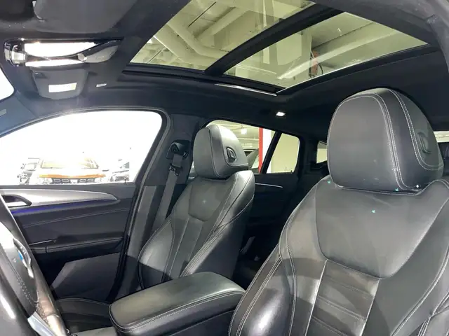 BMW X4 view 13
