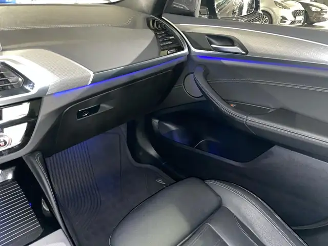 BMW X4 view 9